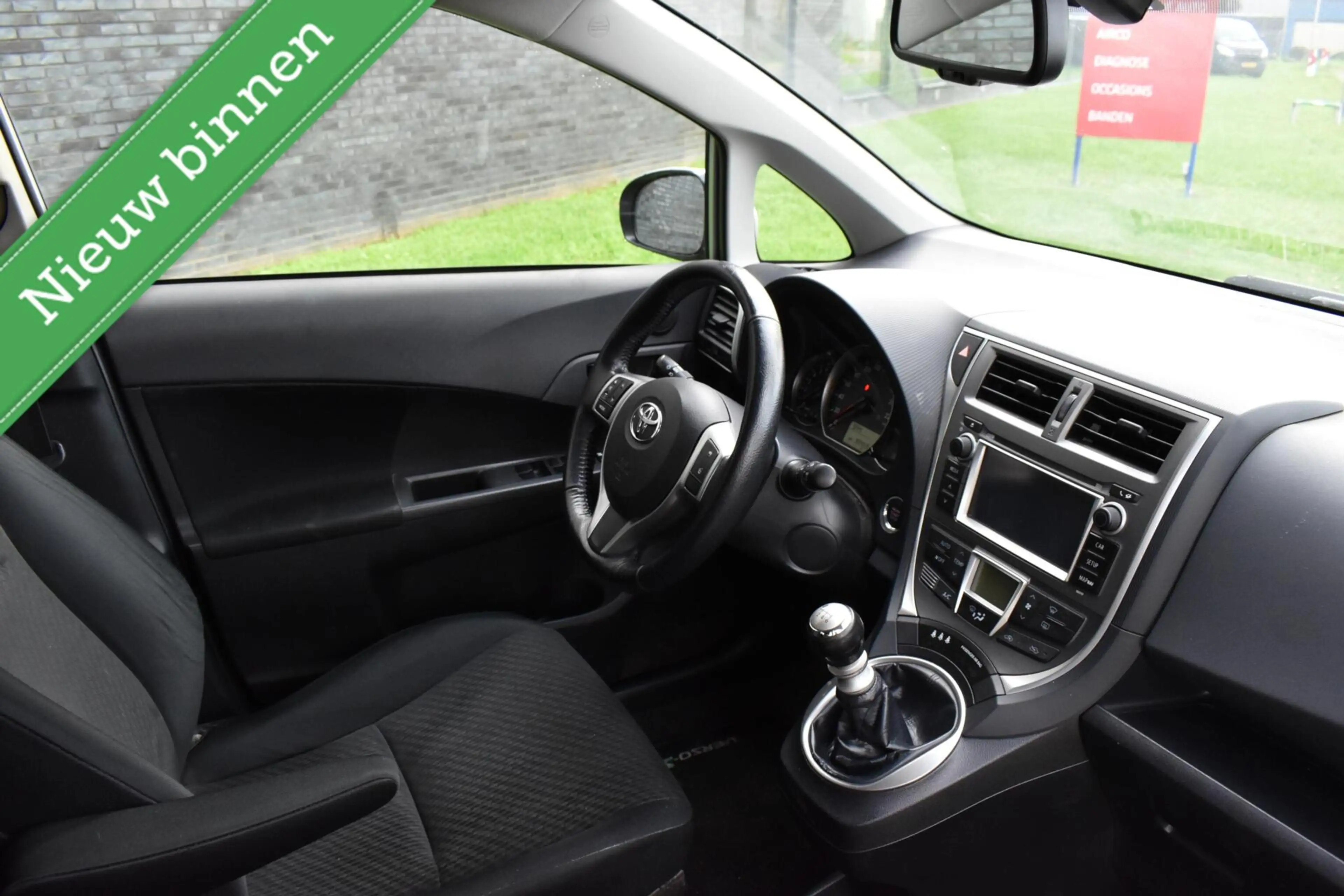 Toyota Verso-S 1.3 VVT-i NAVIGATIE/CAMERA/PDC/CLIMA/ETC.! — photo 8