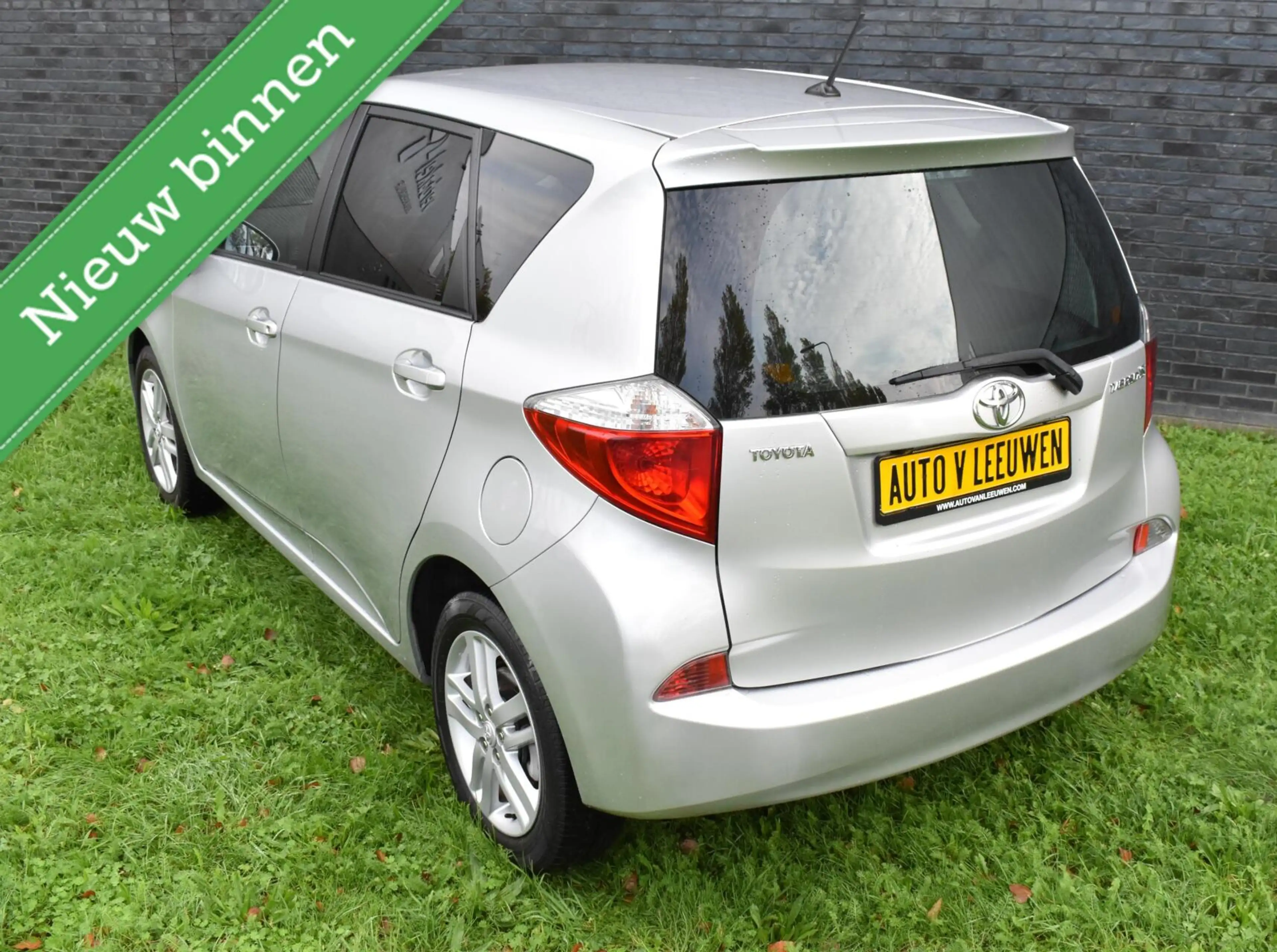 Toyota Verso-S 1.3 VVT-i NAVIGATIE/CAMERA/PDC/CLIMA/ETC.! — photo 26
