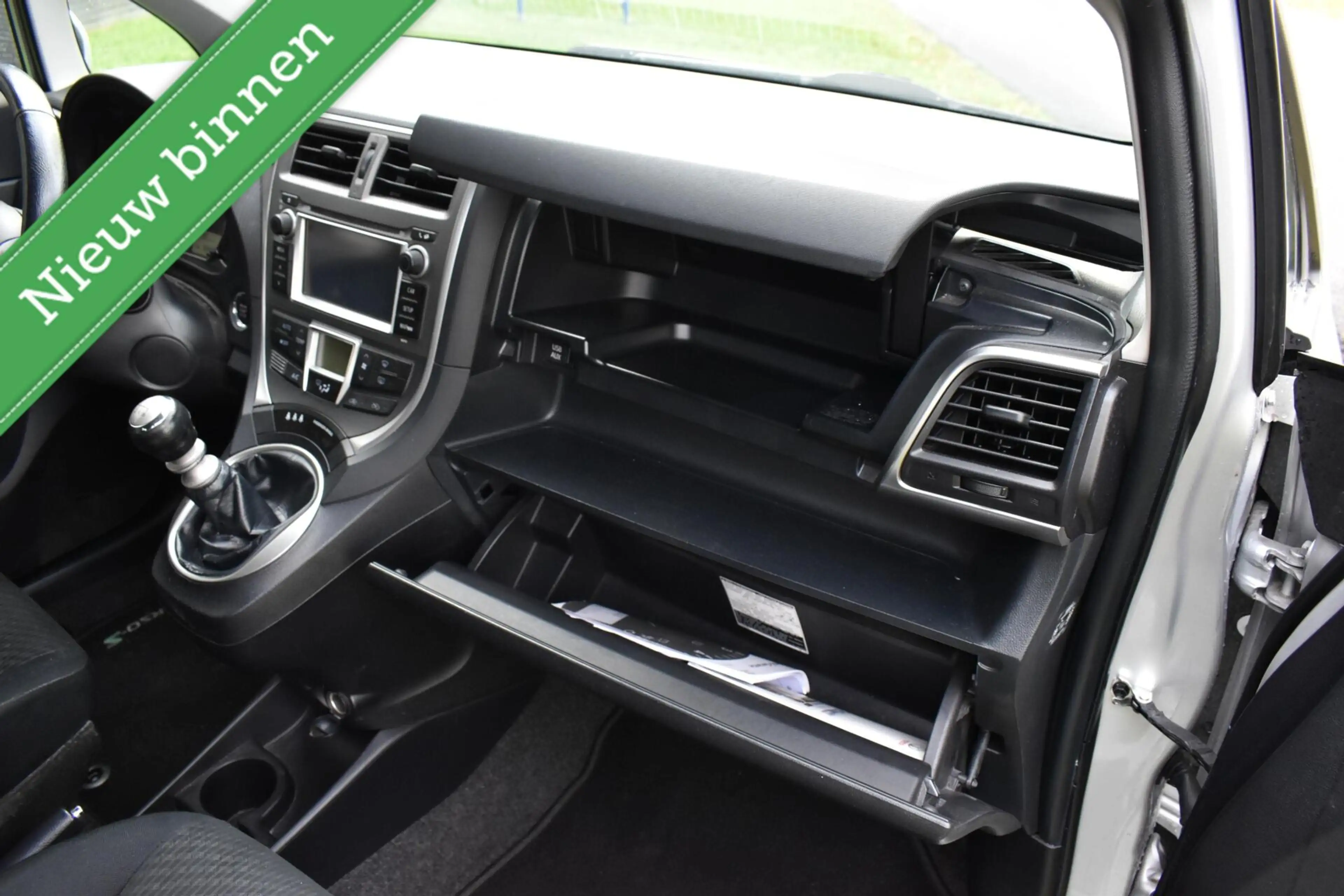 Toyota Verso-S 1.3 VVT-i NAVIGATIE/CAMERA/PDC/CLIMA/ETC.! — photo 19
