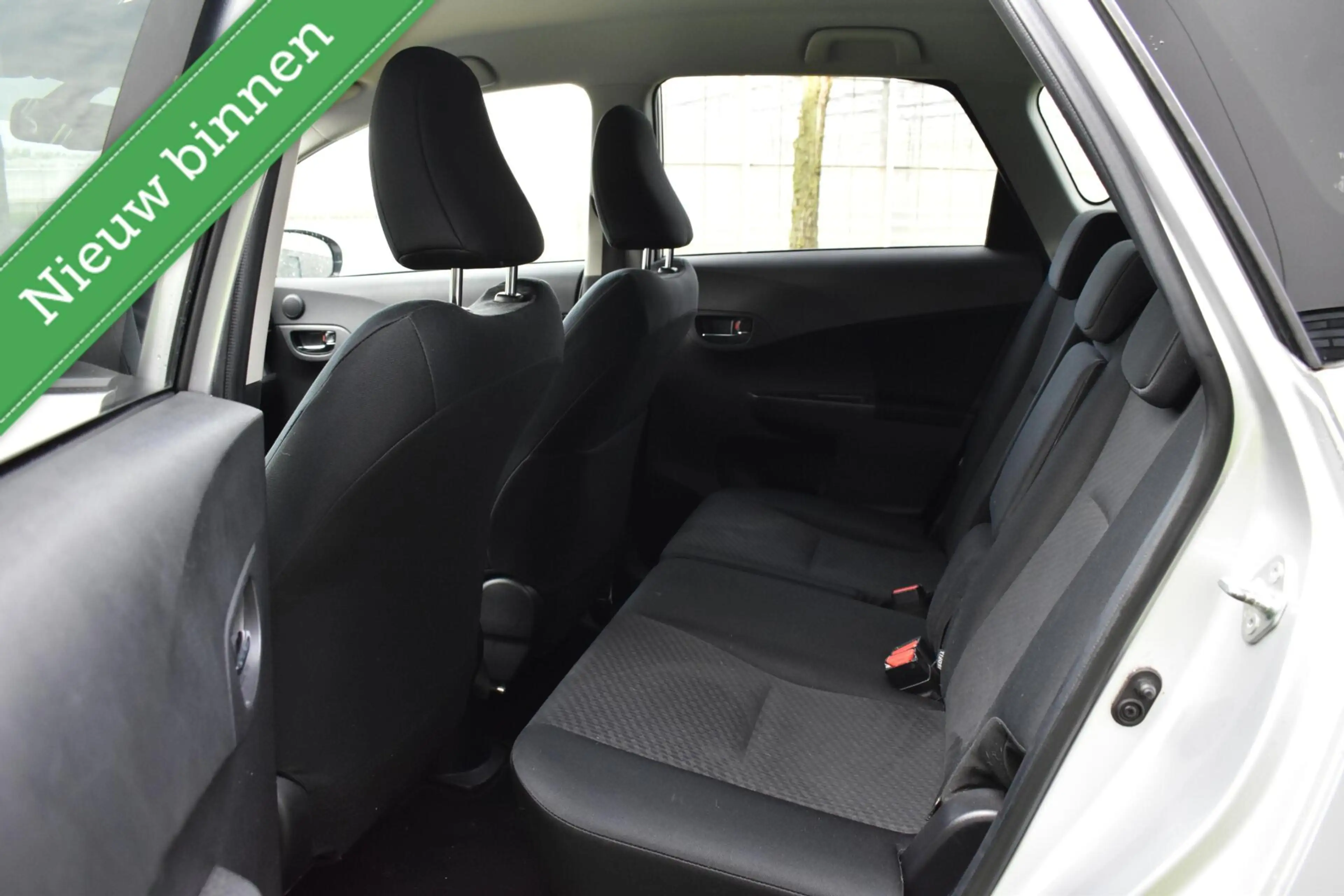 Toyota Verso-S 1.3 VVT-i NAVIGATIE/CAMERA/PDC/CLIMA/ETC.! — photo 14