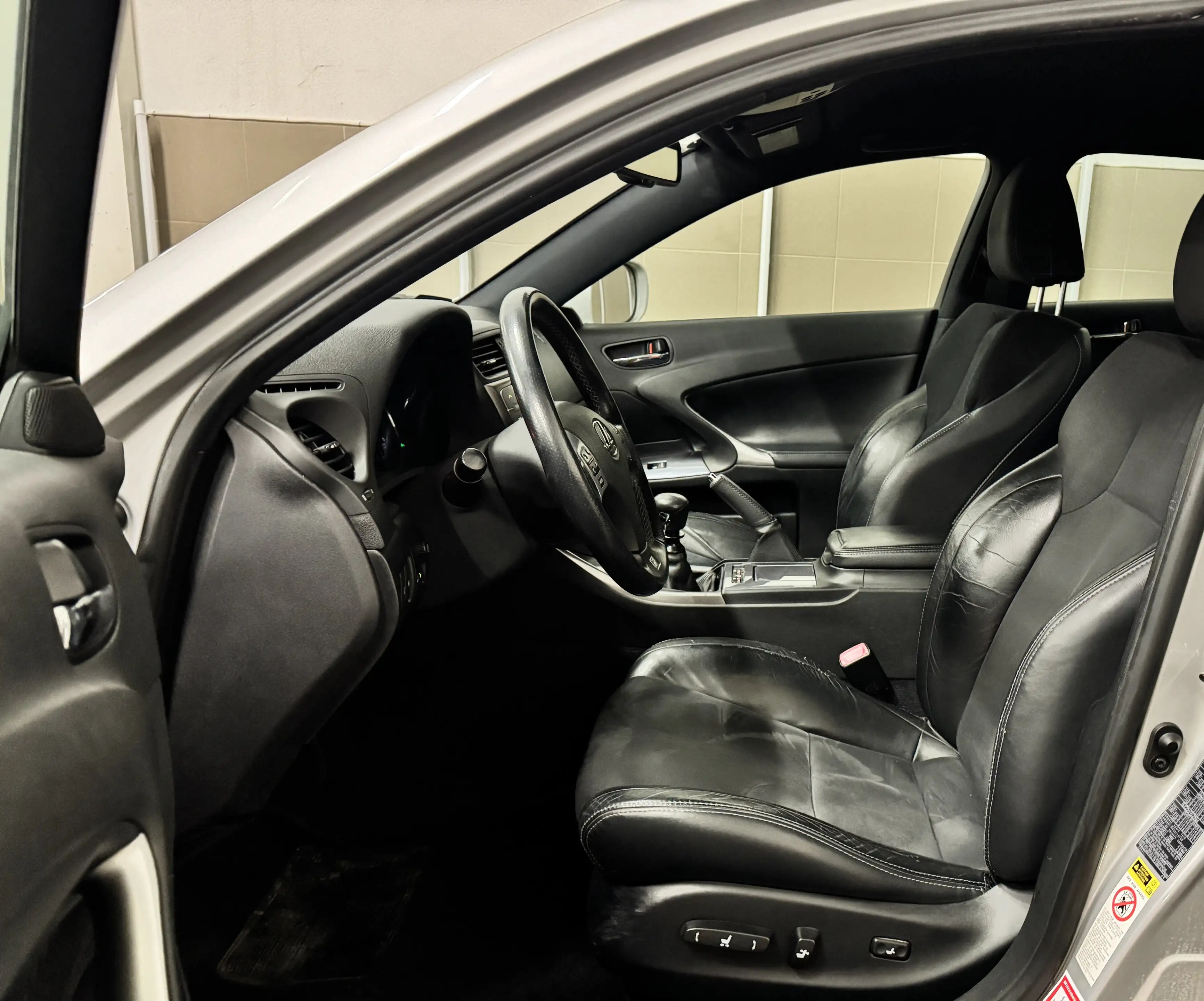 Lexus IS 200 IS200D F-Sport/Standheizung/PDC/SHZ/Tempomat/Klima — photo 14