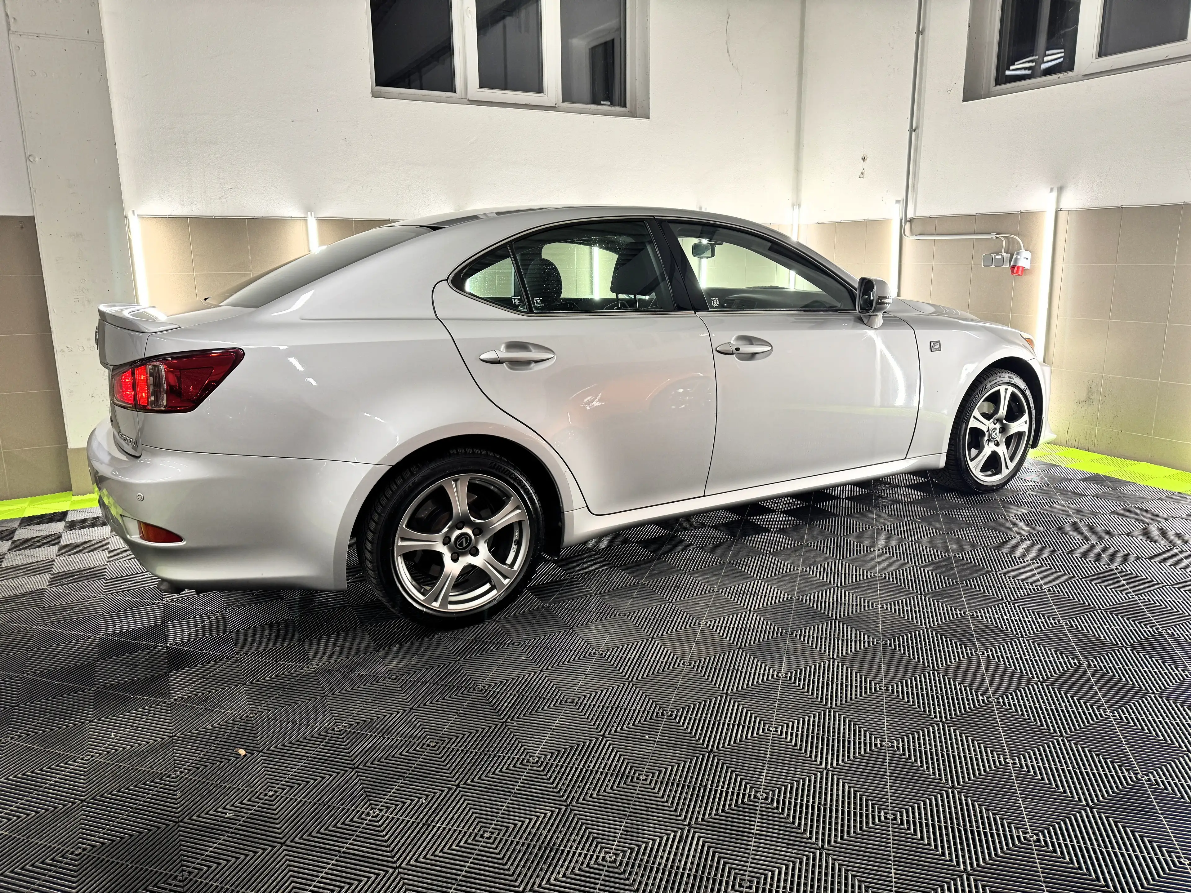 Lexus IS 200 IS200D F-Sport/Standheizung/PDC/SHZ/Tempomat/Klima — photo 10