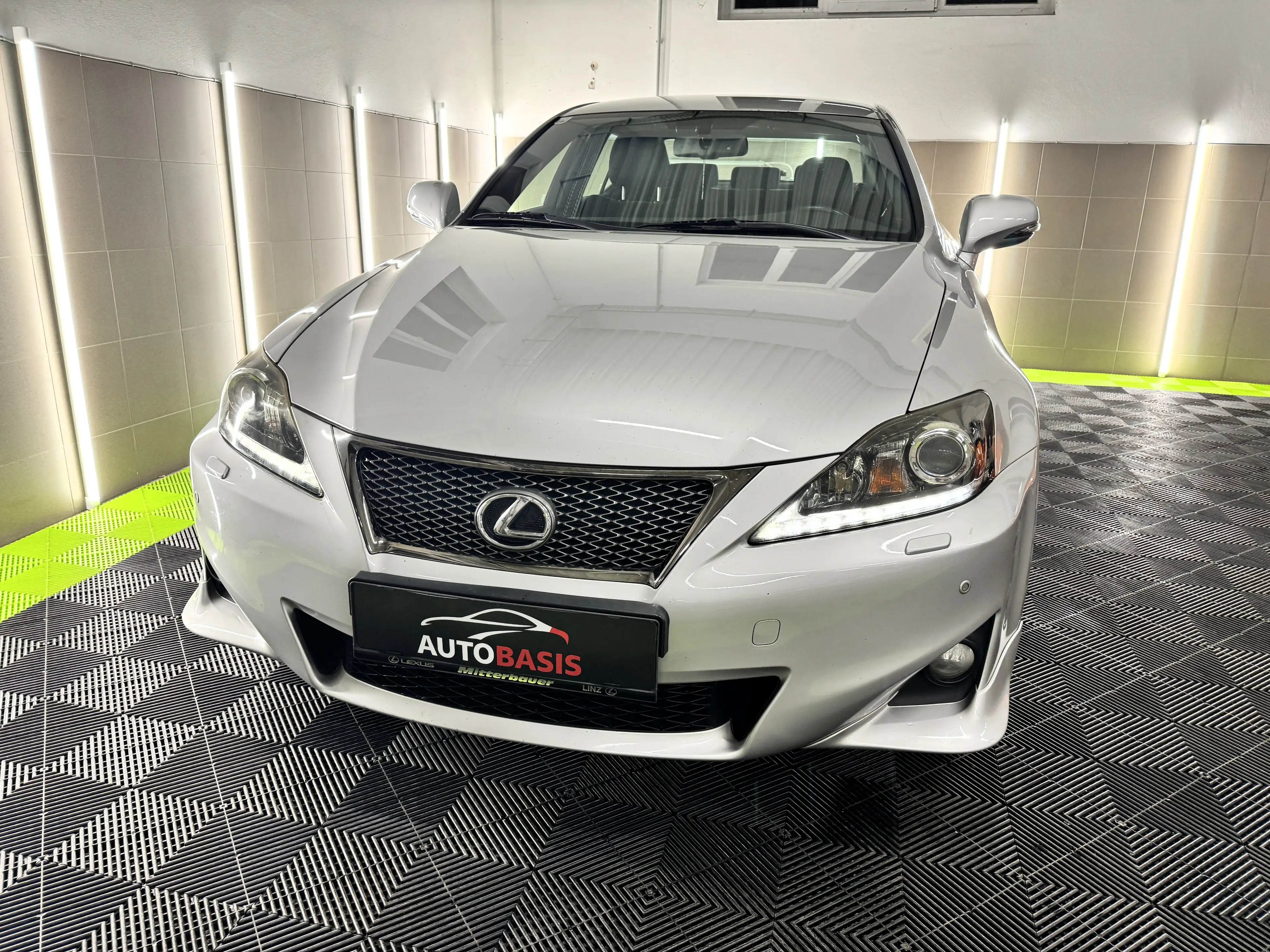 Lexus IS 200 IS200D F-Sport/Standheizung/PDC/SHZ/Tempomat/Klima — photo 3