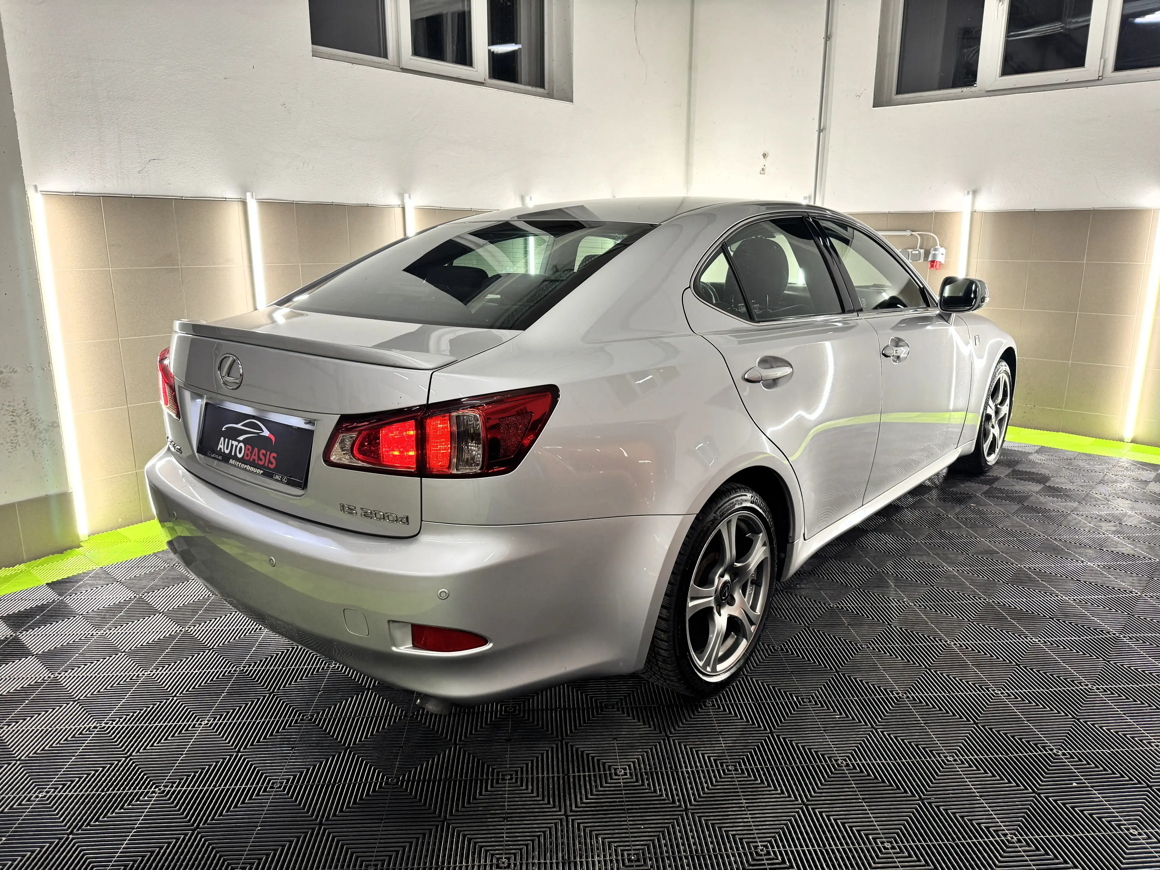 Lexus IS 200 IS200D F-Sport/Standheizung/PDC/SHZ/Tempomat/Klima — photo 9