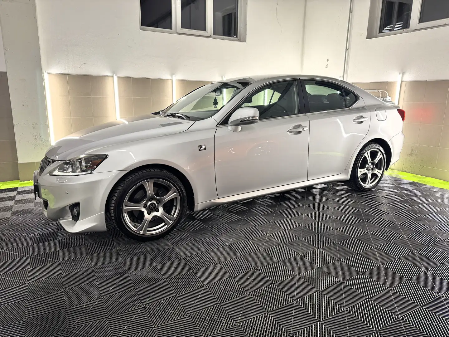 Lexus IS 200 IS200D F-Sport/Standheizung/PDC/SHZ/Tempomat/Klima Grau - 2