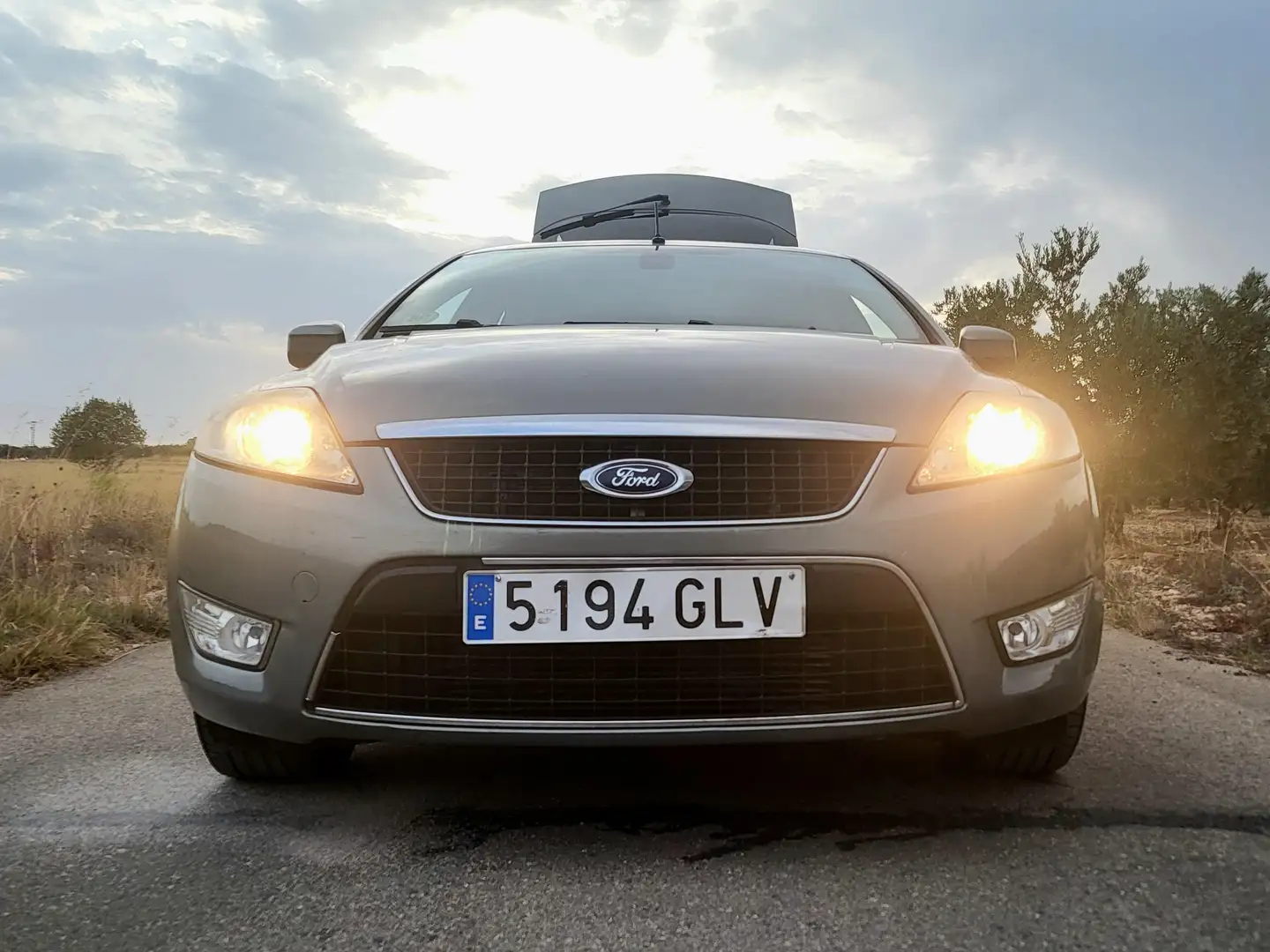 Ford Mondeo Mondeo 1.8TDCi Trend Trend Plateado - 2