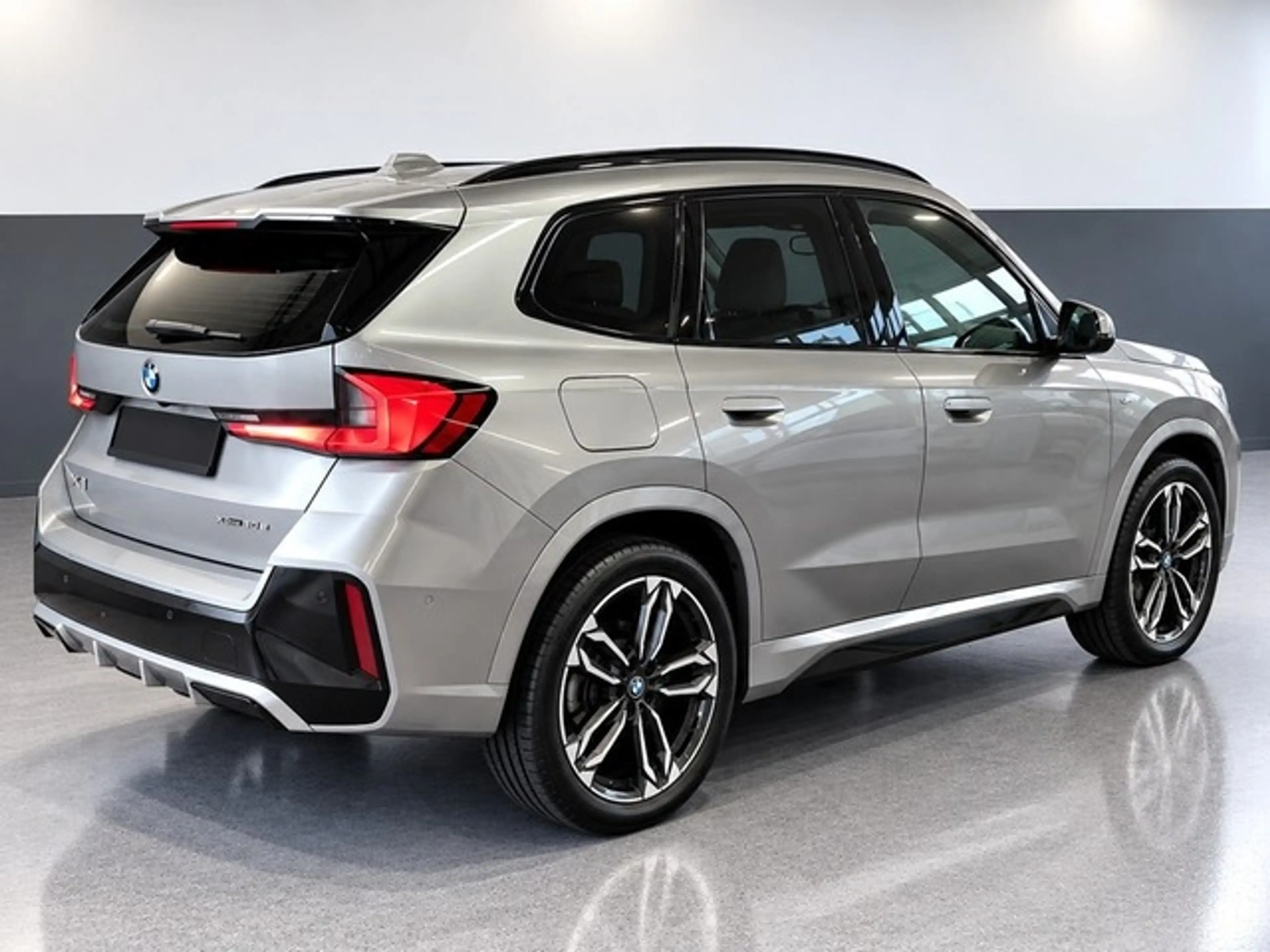 BMW iX1 eDrive20 *M Sport*SoH100%+PanoD+HUD+RFK+ — photo 2