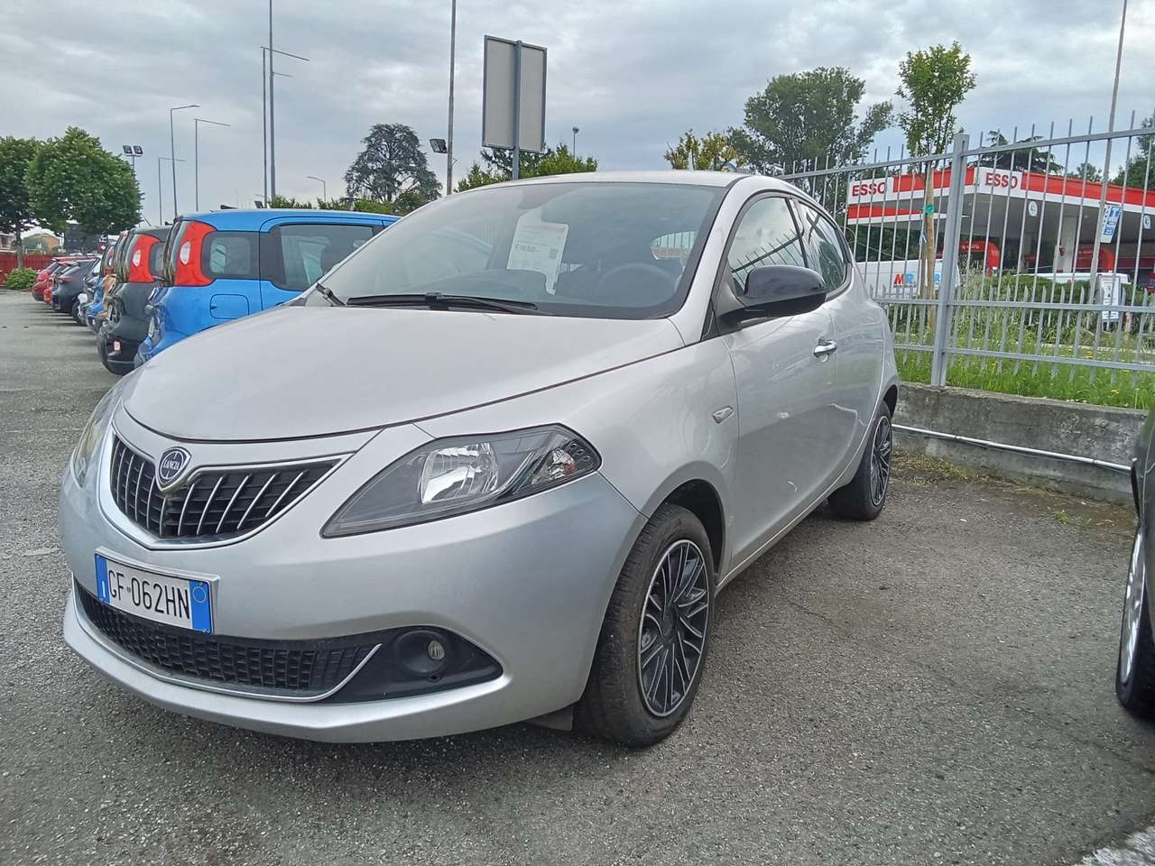 Lancia Ypsilon 1.0 firefly hybrid Silver s