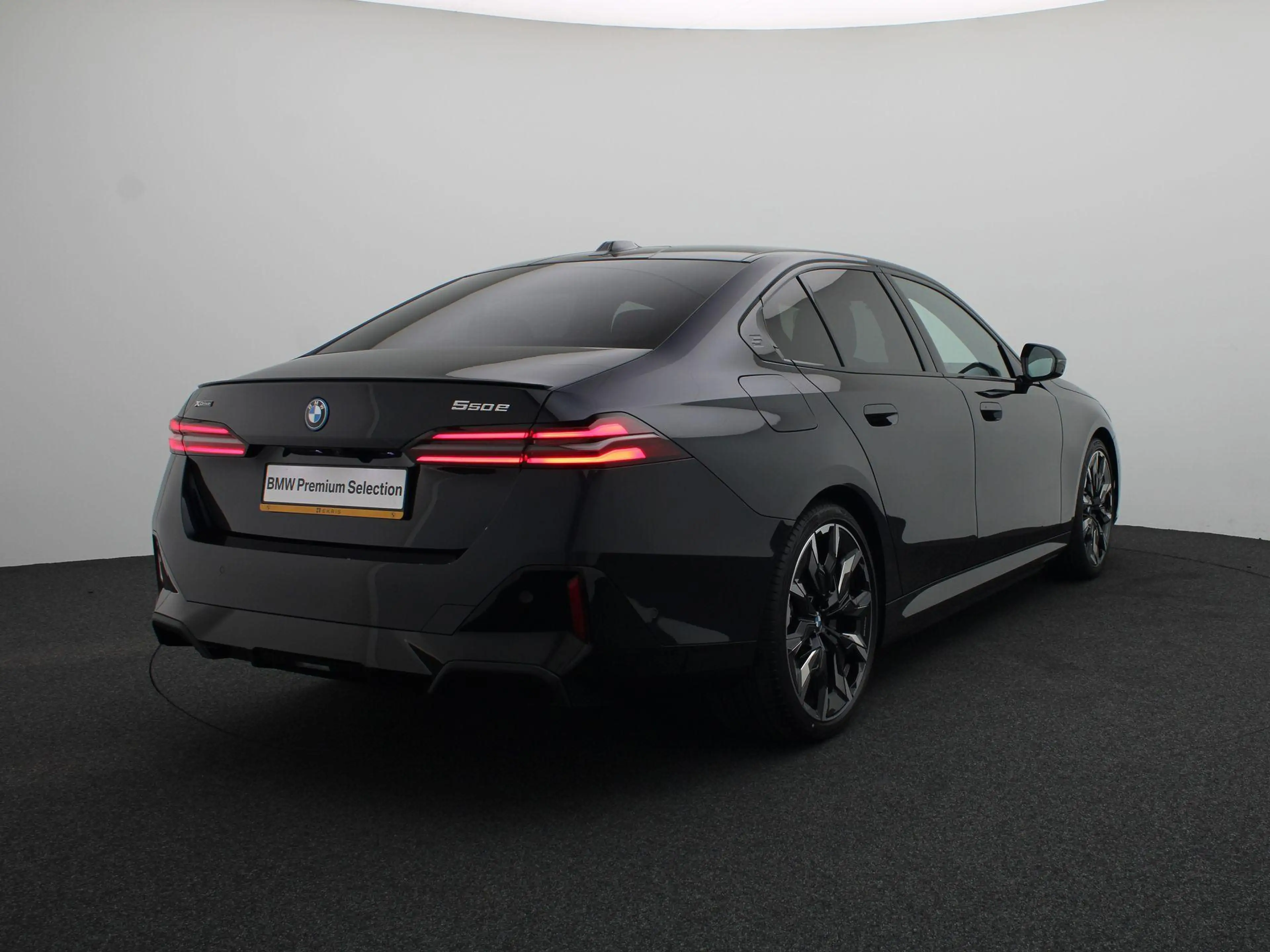 BMW 550 5 Serie Sedan 550e xDrive M Sportpakket Pro | Inno — photo 2