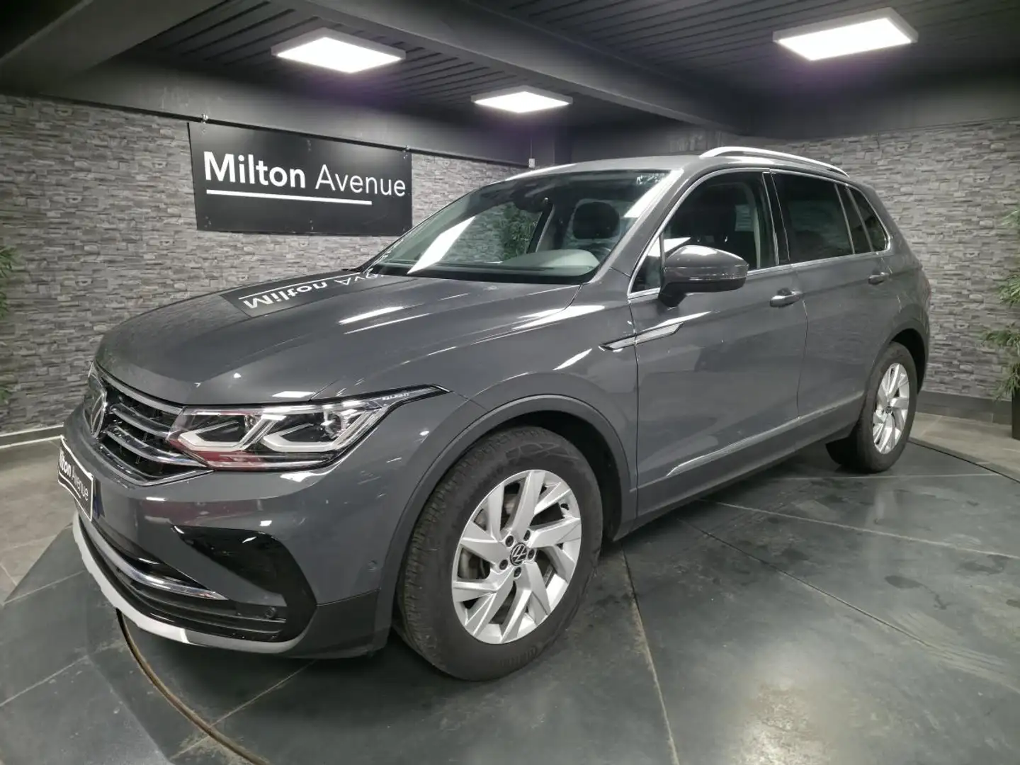 Volkswagen Tiguan Tiguan 2.0 TDI 150 DSG 7 Elegance Grau - 1