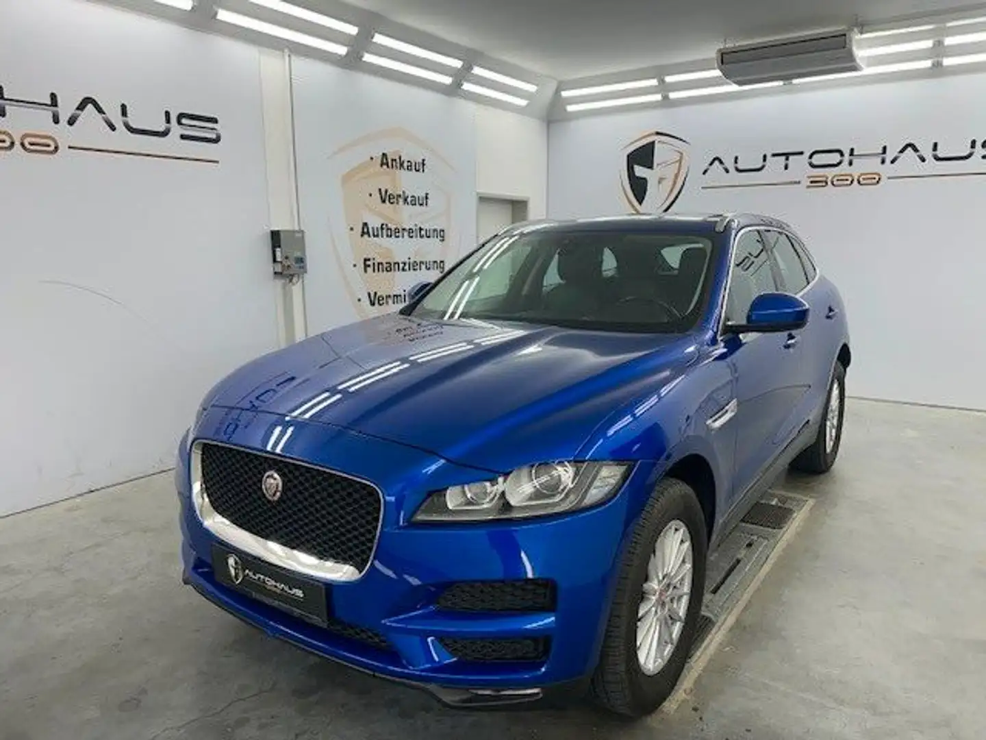 Jaguar F-Pace Prestige AWD RFK NAVI PANO TEMPO MFL SHZ Blauw - 1