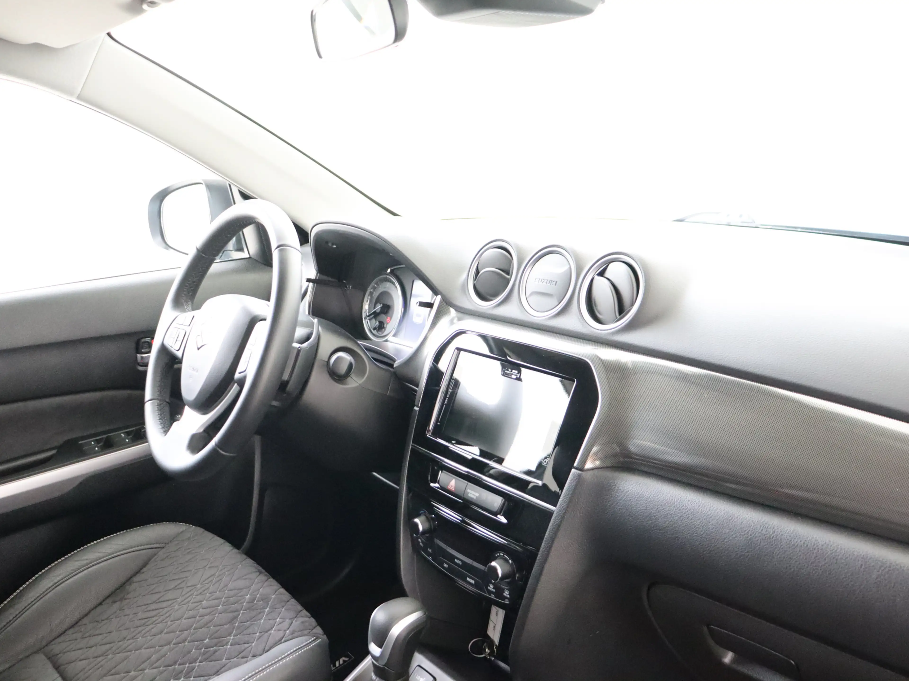 Suzuki Vitara 1.5 Hybrid Style | NL dealeronderhouden | Dodehoek — photo 6