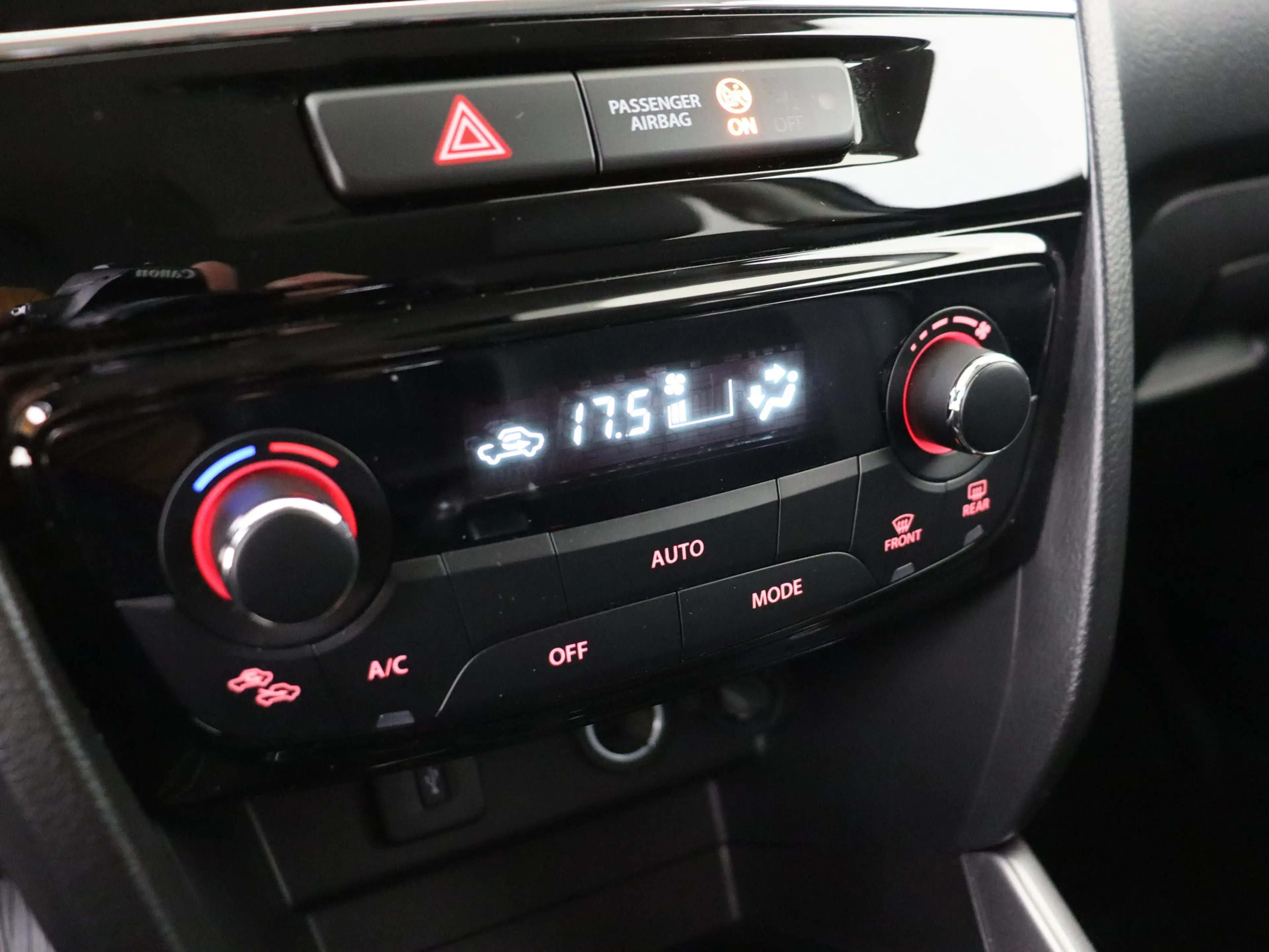 Suzuki Vitara 1.5 Hybrid Style | NL dealeronderhouden | Dodehoek — photo 9