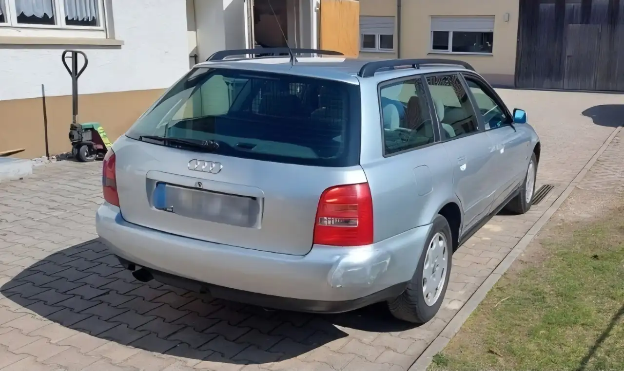 Audi A4 Limousine 4 Türen, foto 2