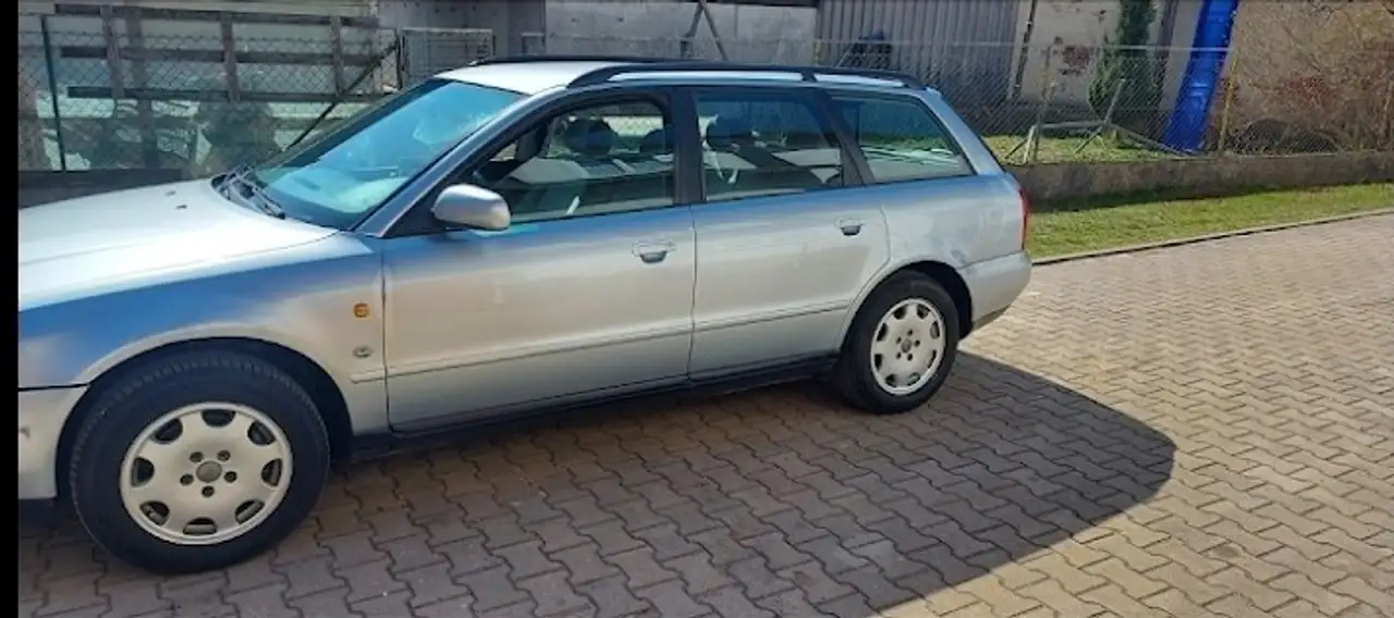 Audi A4 Limousine 4 Türen, foto 1