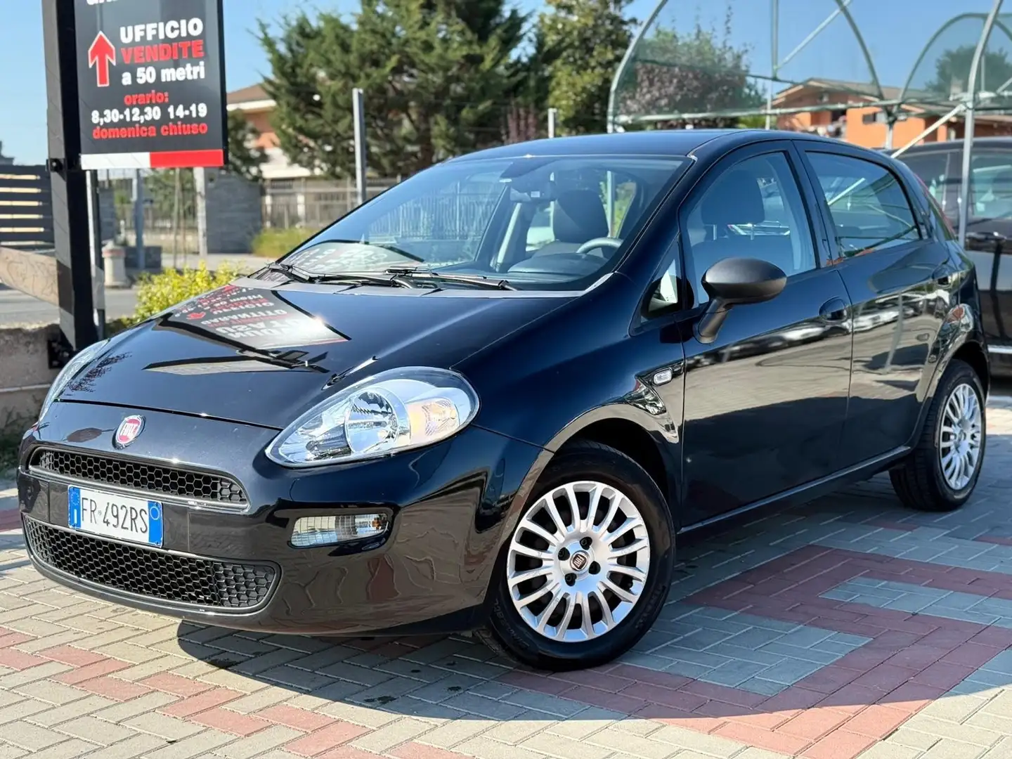 Fiat Punto 1.3 MJT II S&S 95 CV 5 porte Street Nero - 2
