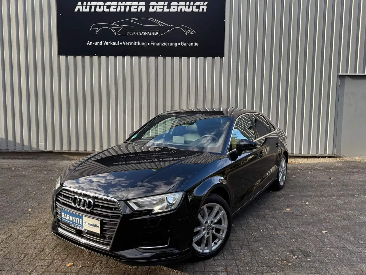 Audi A3 Limousine 35 TDI design Schwarz - 1