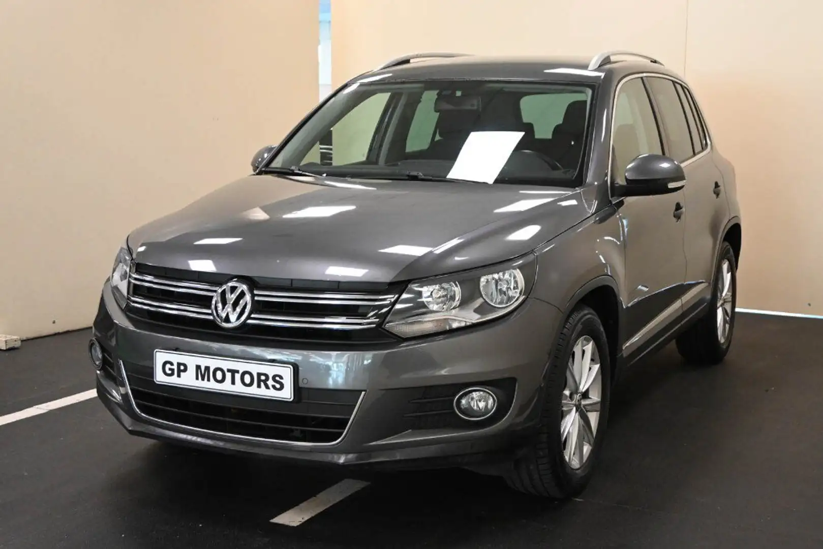 Volkswagen Tiguan Tiguan 2.0 TDI 110 CV Sport & Style Bmt Gris - 2