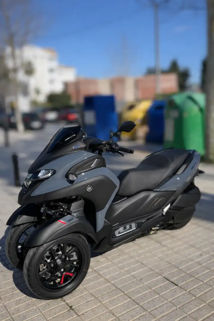 Yamaha TriCity Sport Gris - 1
