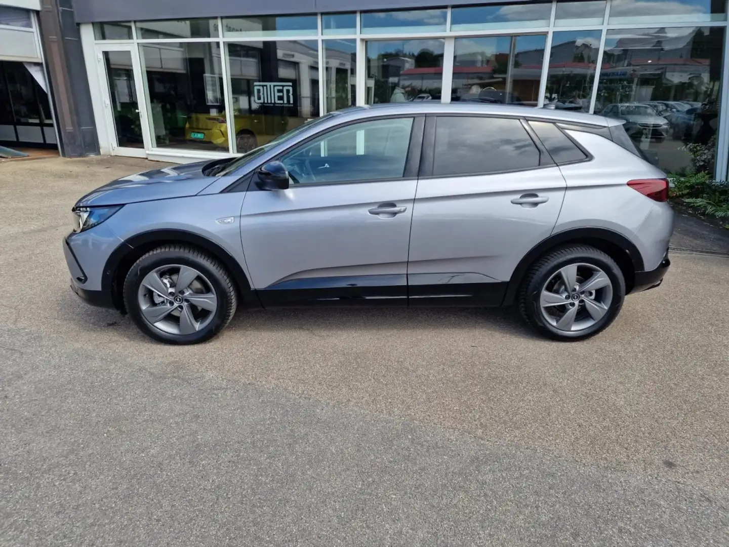 Opel Grandland GS 1,5 AT+MATRIX+NAV+SHZ+LHZ+APA Klima Navi Grau - 2