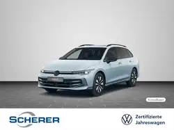 Volkswagen Golf VIII Variant 1.5 TSI GOAL PANO AHK MATRIX S