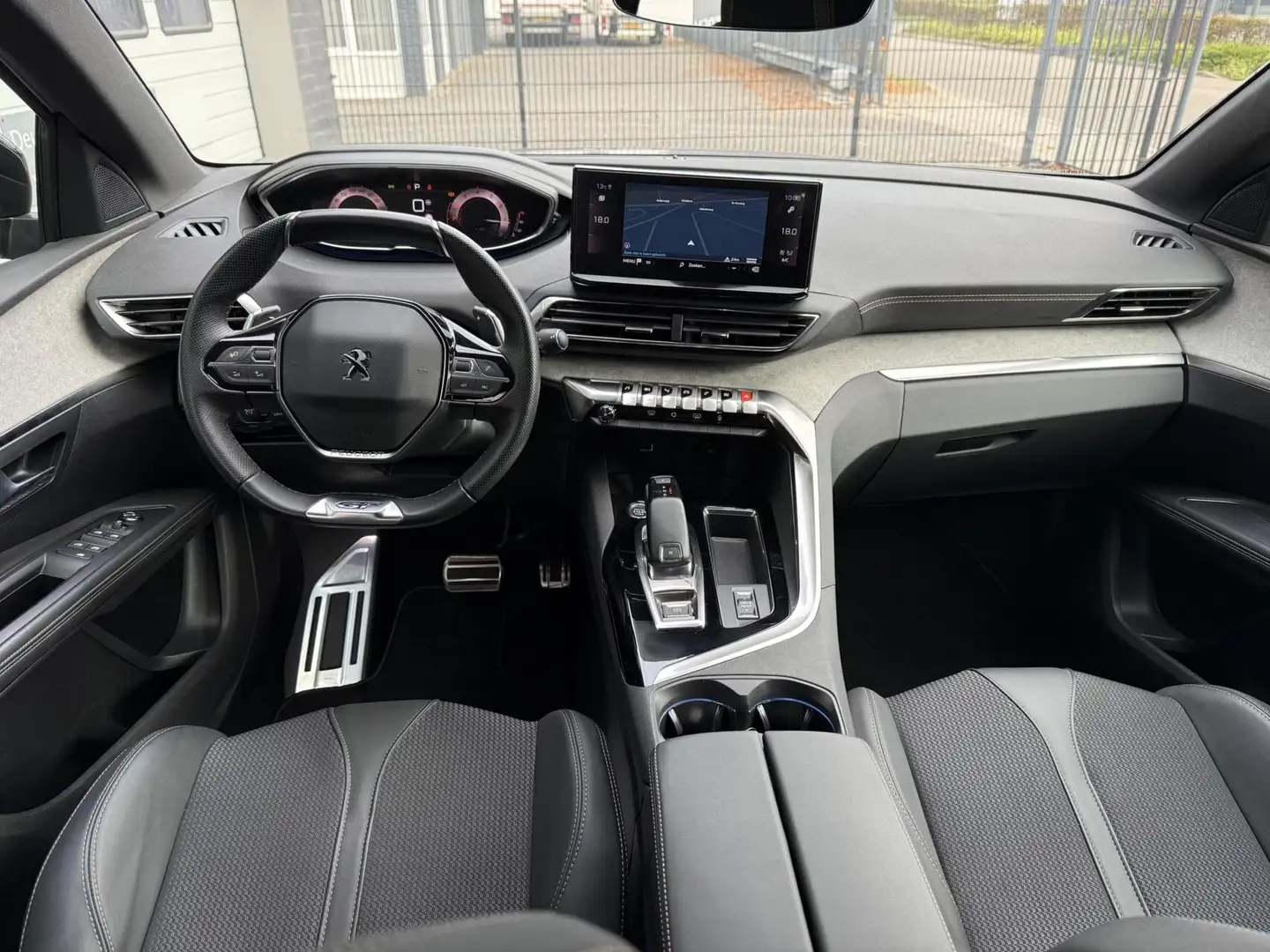 Peugeot 5008 1.2 PureTech GT TREKHAAK Gris - 2