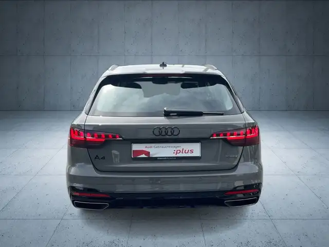 Audi A4 view 4