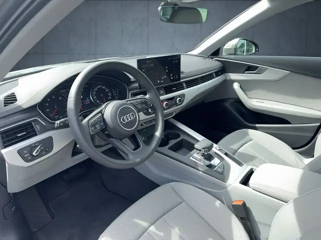Audi A4 view 9