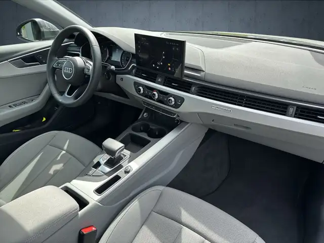 Audi A4 view 15