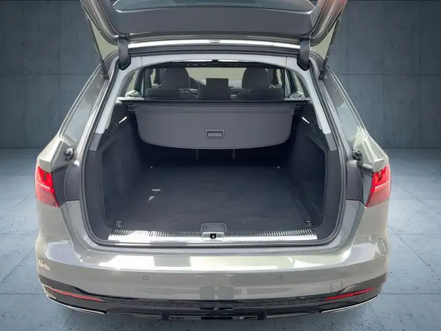 Audi A4 view 13