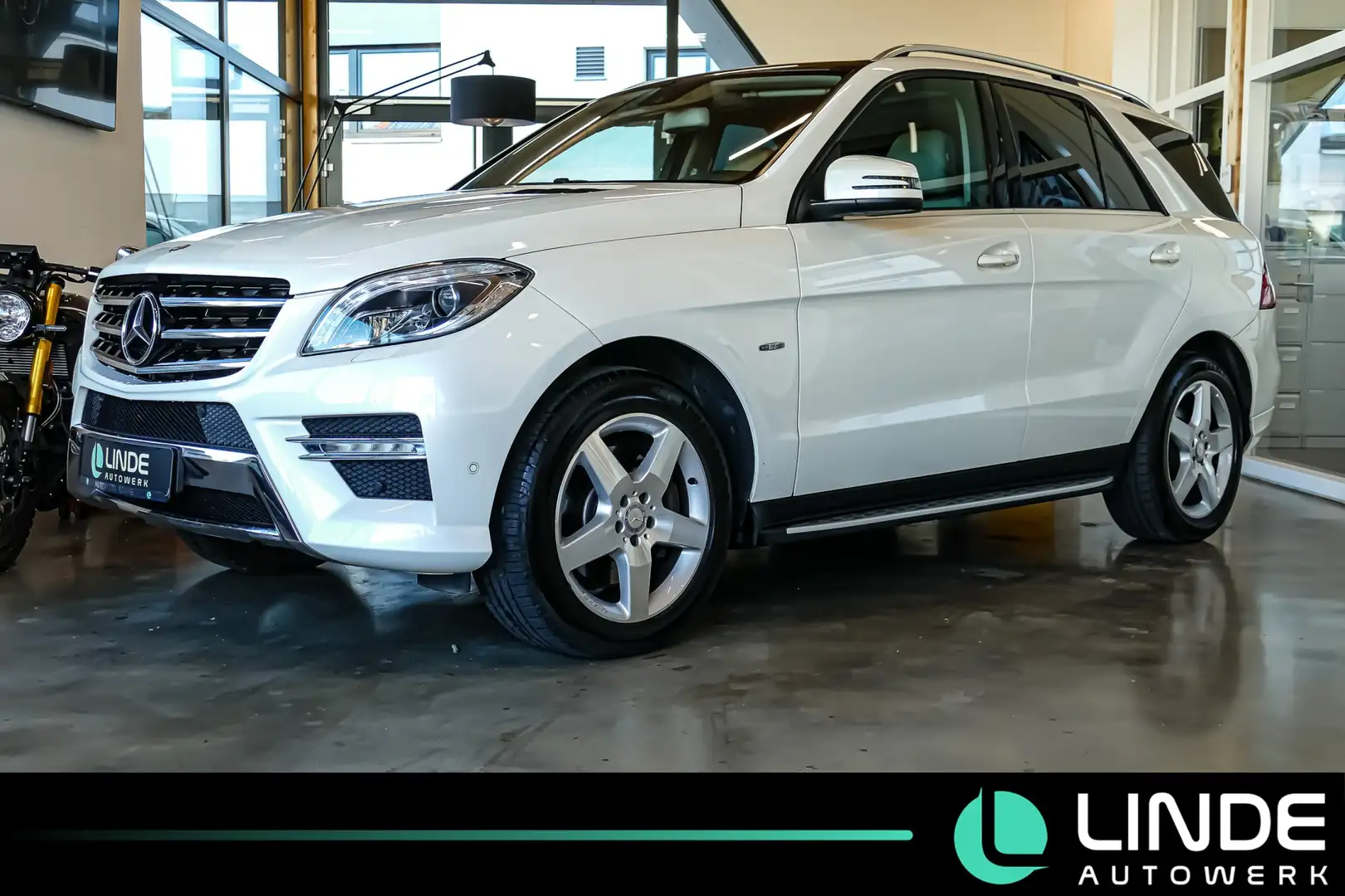 Mercedes-Benz ML 350 CDI AMG-Line |LEDER|NAVI|PANO.|AHK|19 ALU Blanc - 1