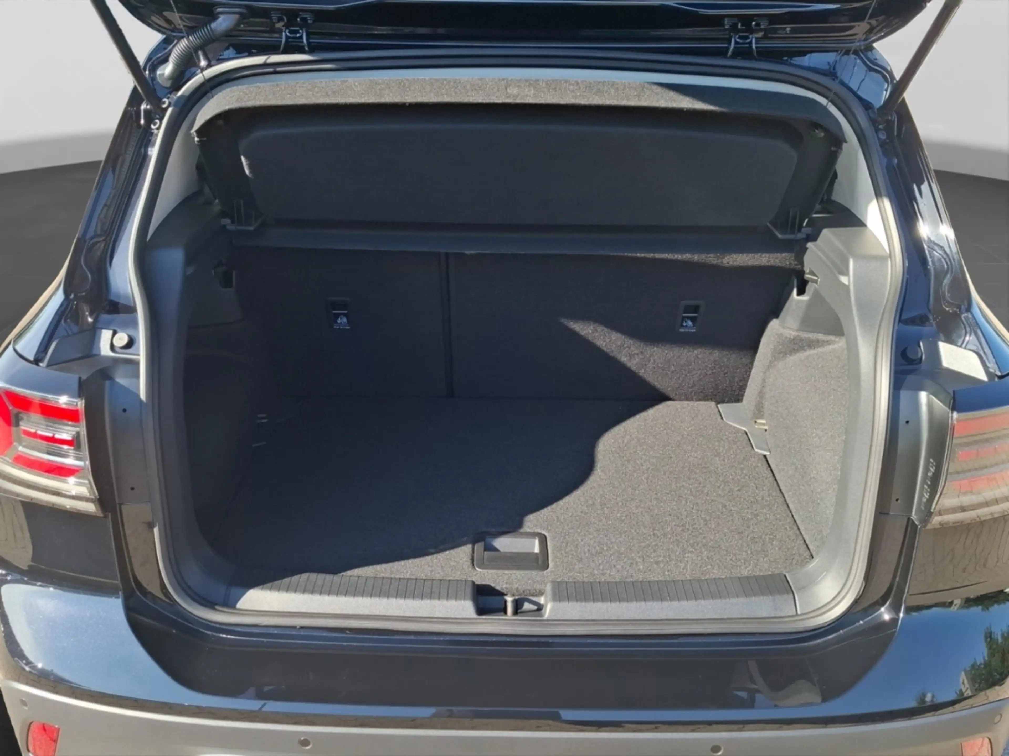 Volkswagen T-Cross Life 1.0 l TSI 70 kW (95 PS) 5-Gang — photo 18