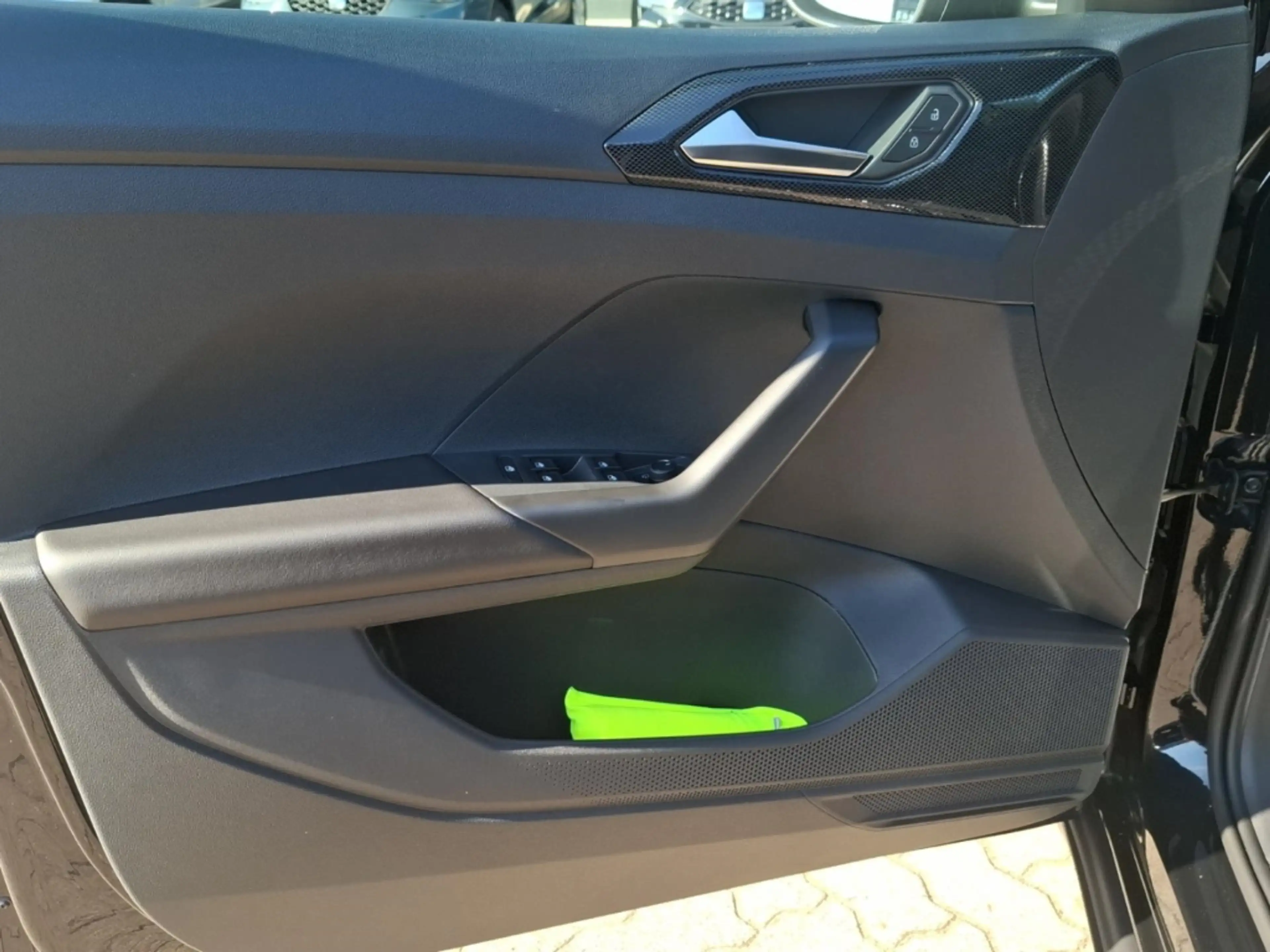Volkswagen T-Cross Life 1.0 l TSI 70 kW (95 PS) 5-Gang — photo 12