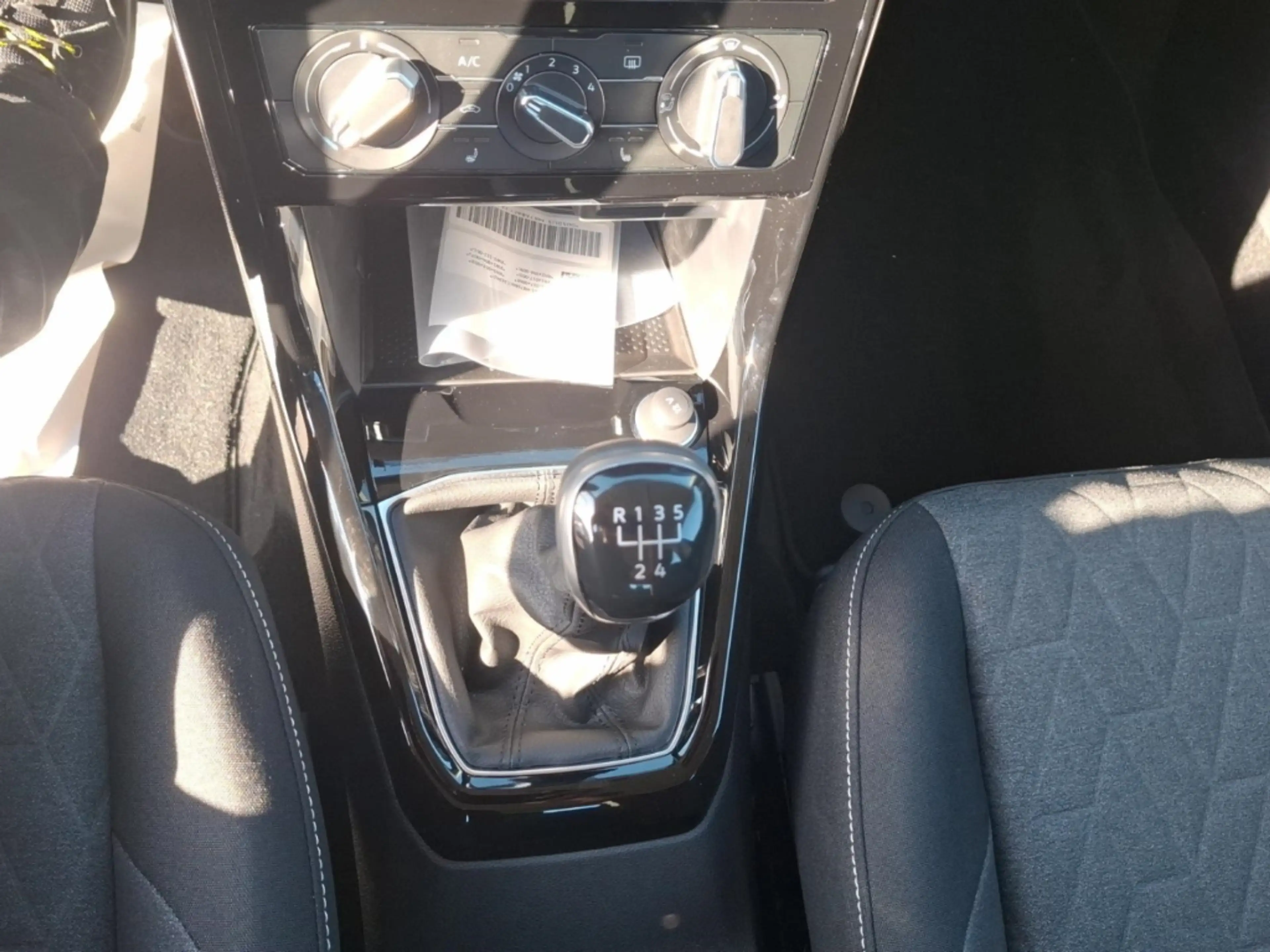 Volkswagen T-Cross Life 1.0 l TSI 70 kW (95 PS) 5-Gang — photo 15