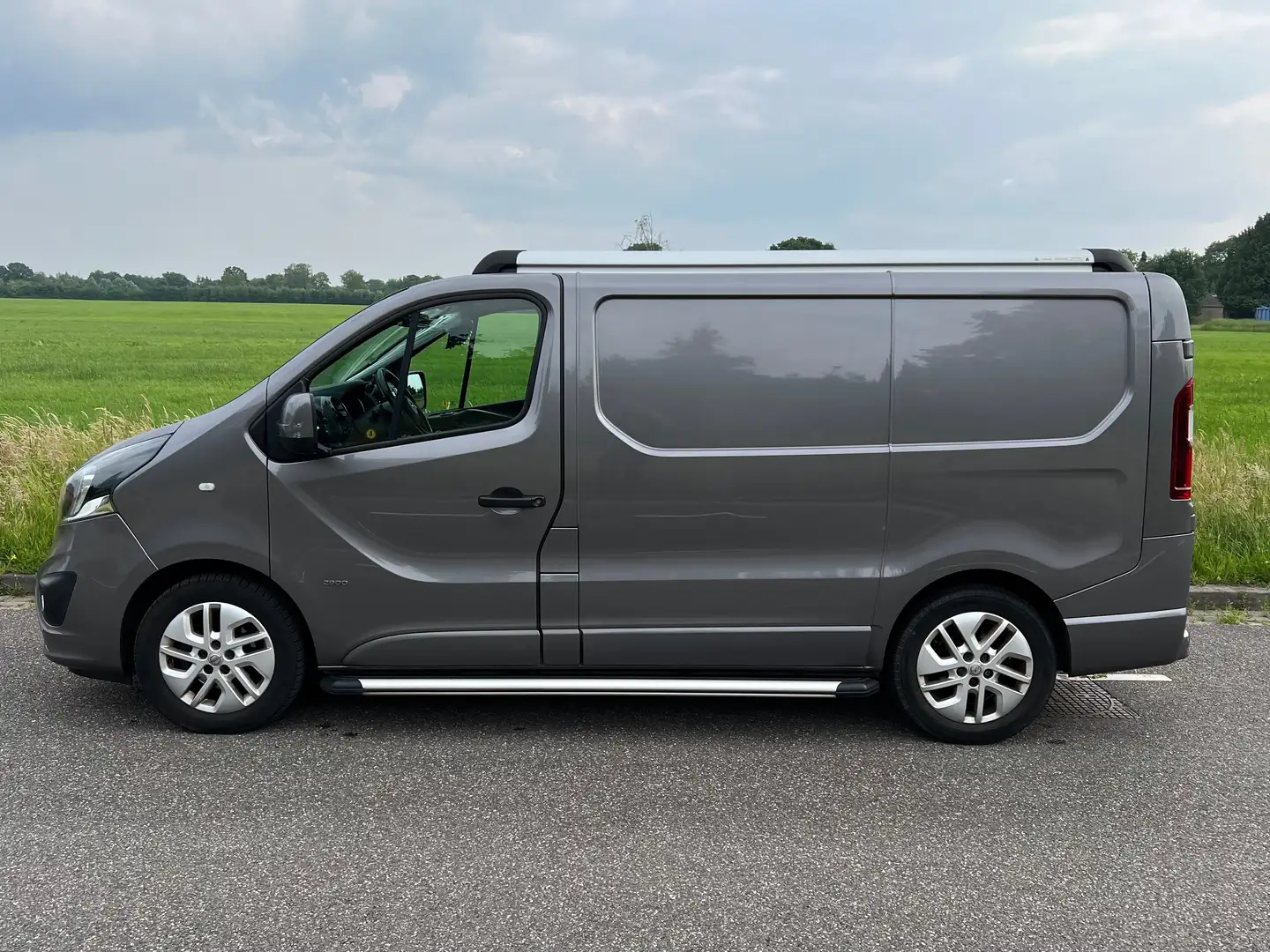 Opel Vivaro 1.6 CDTI L1H1 Sport EcoFlex Grijs - 2