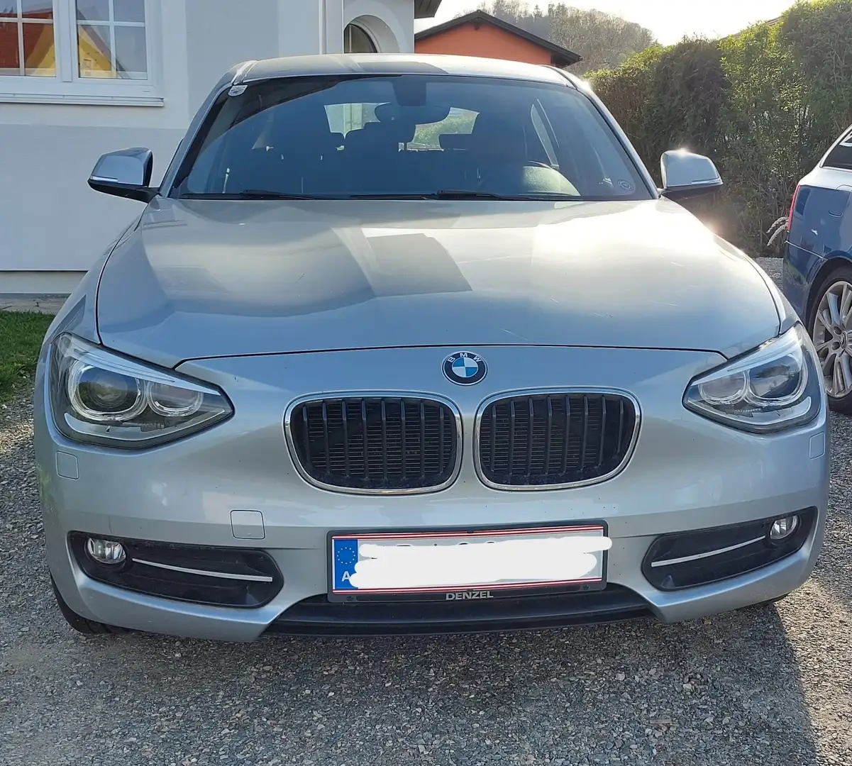 BMW 118 118d Silber - 2