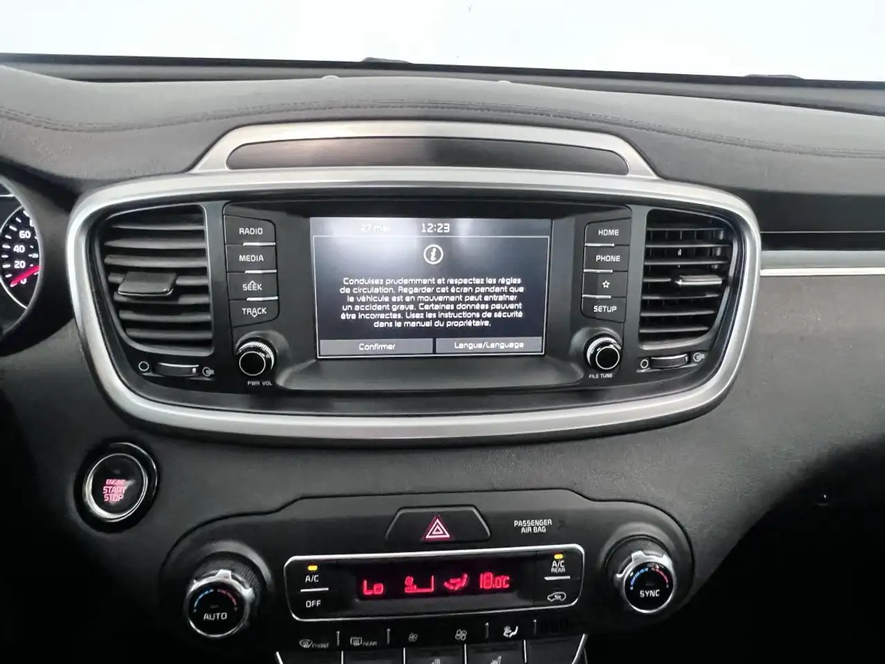Kia Sorento снимка Kia Sorento