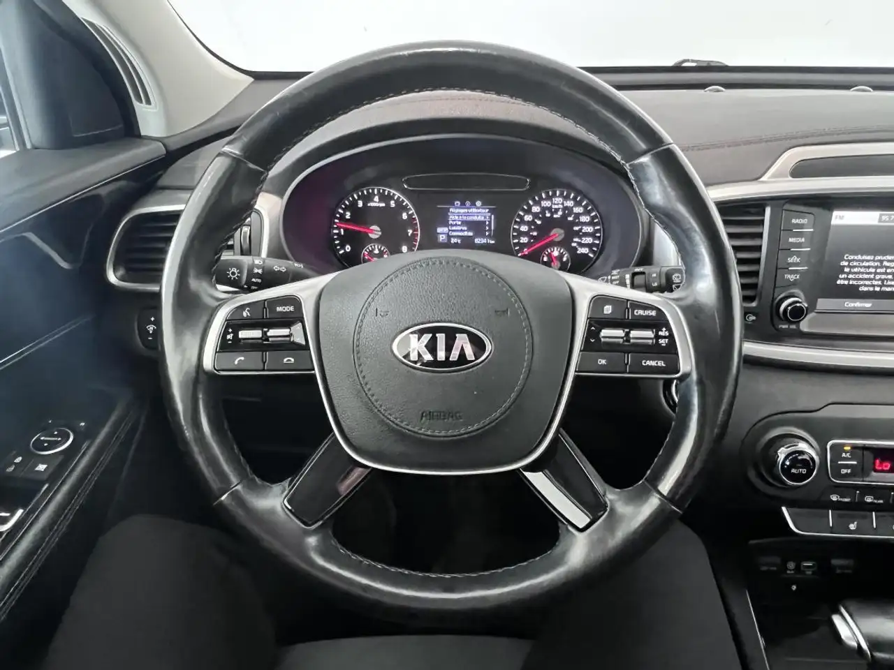 Kia Sorento снимка Kia Sorento