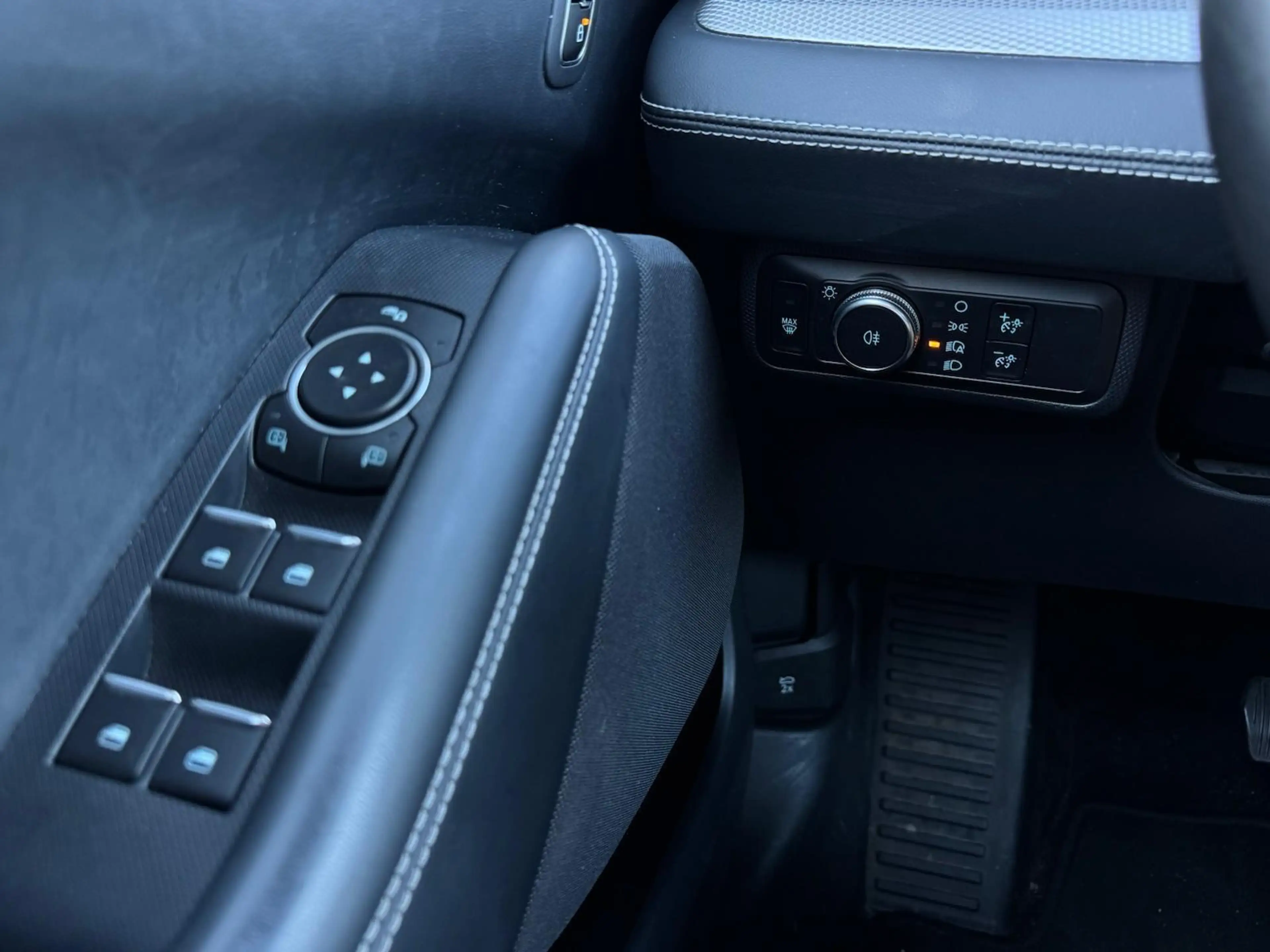 Ford Mustang Mach-E RWD 75 kWh — photo 13