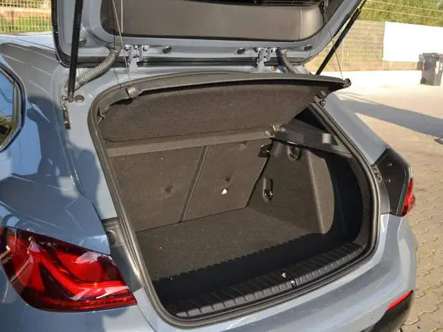 BMW 1 Series view 14