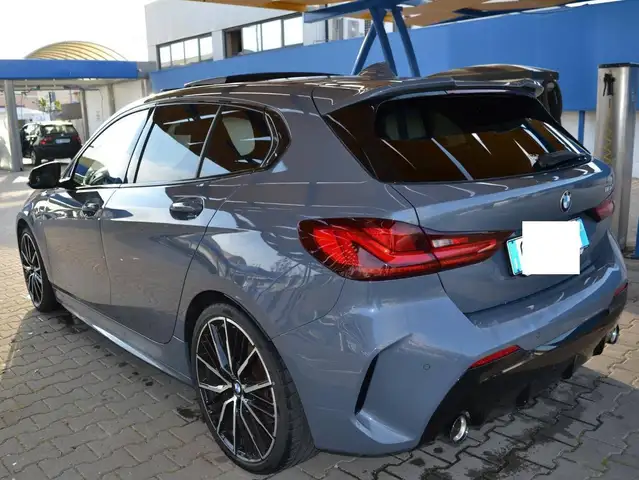 BMW 1 Series view 3
