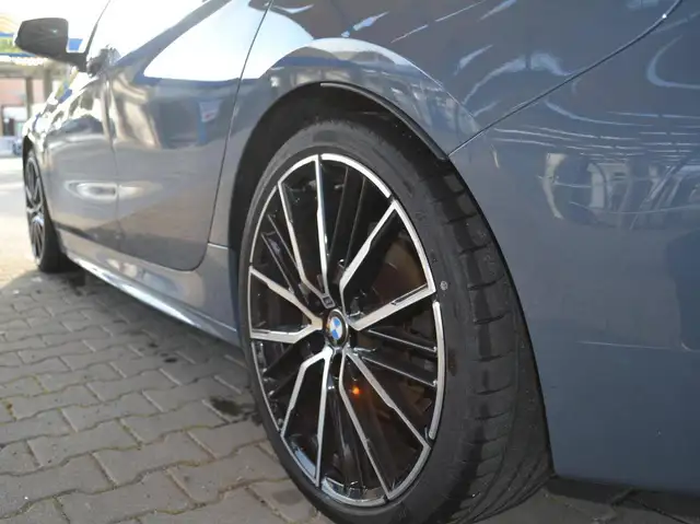 BMW 1 Series view 7