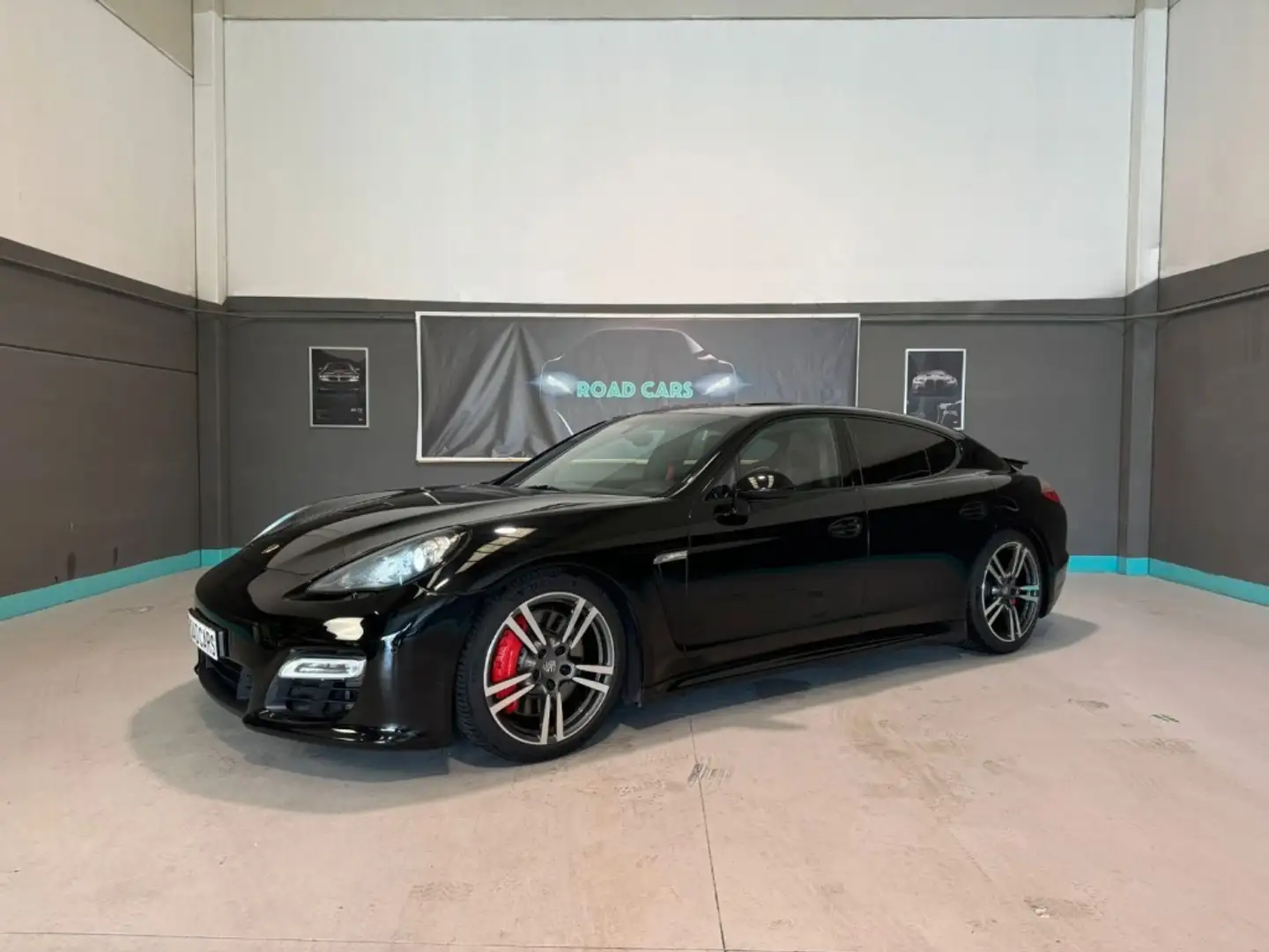 Porsche Panamera GTS PDK Negro - 1