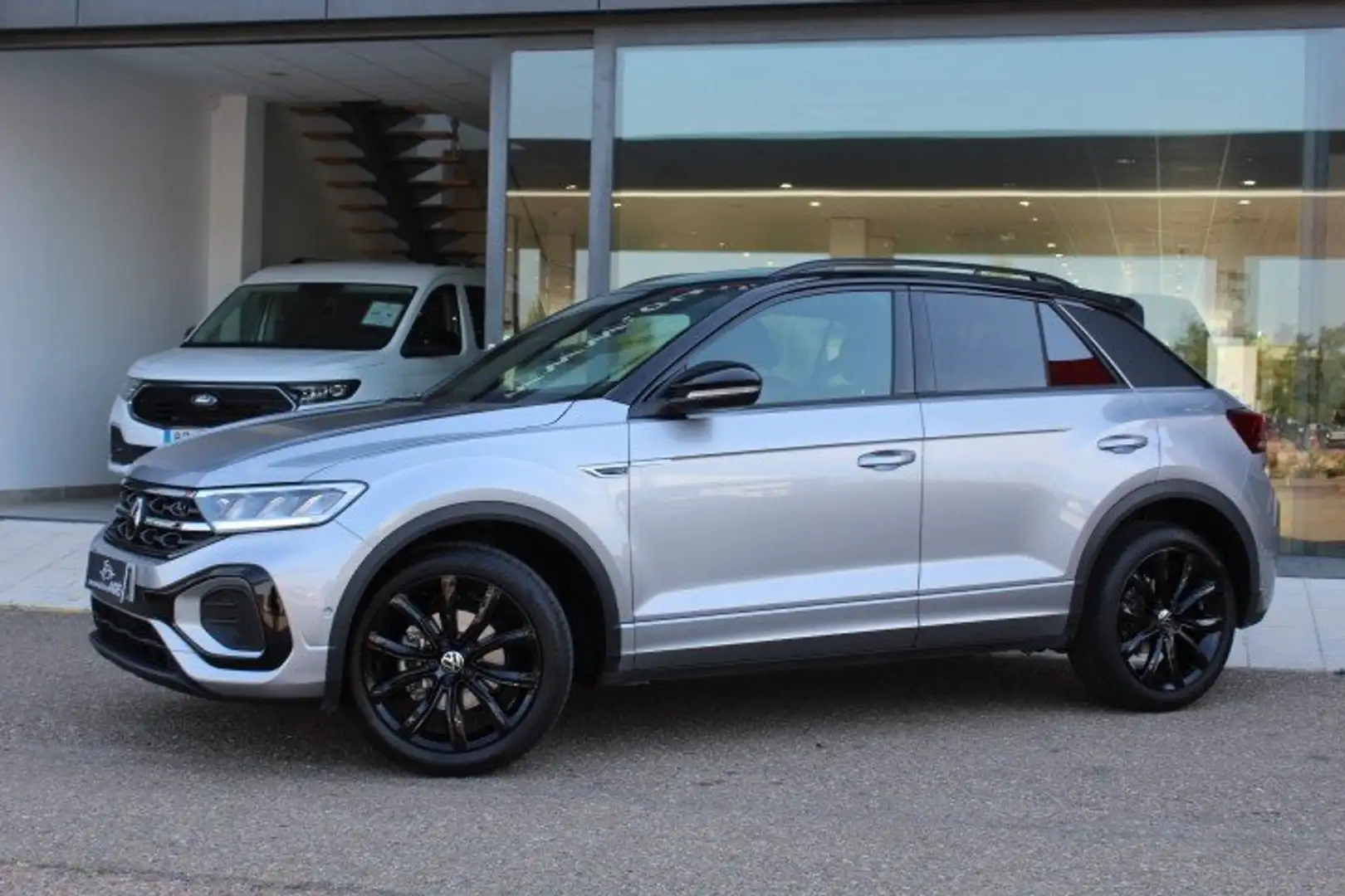 Volkswagen T-Roc 1.5 TSI R-Line kW DSG7 110KW Gris - 2