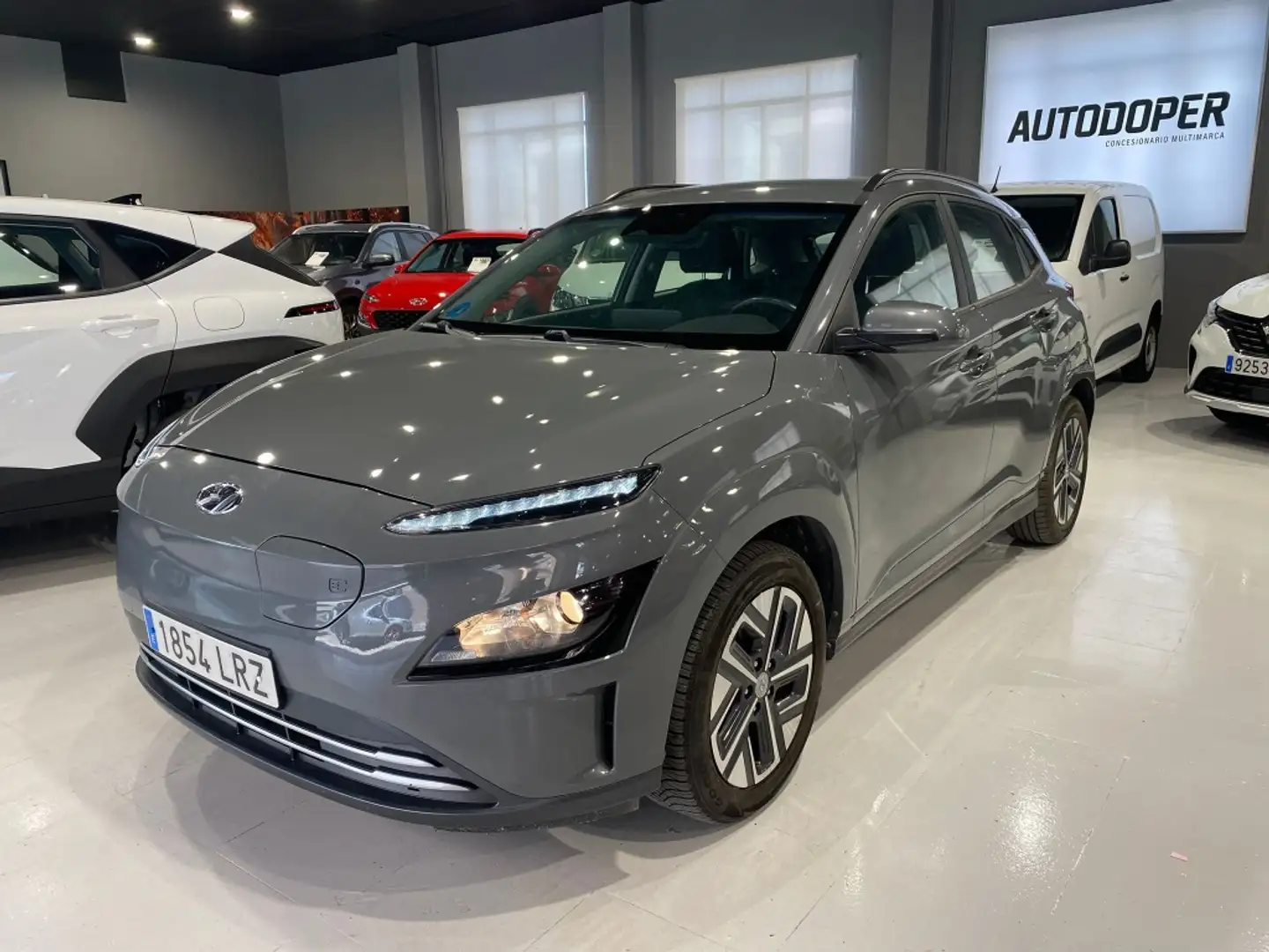 Hyundai KONA EV Maxx 100kW Gris - 1