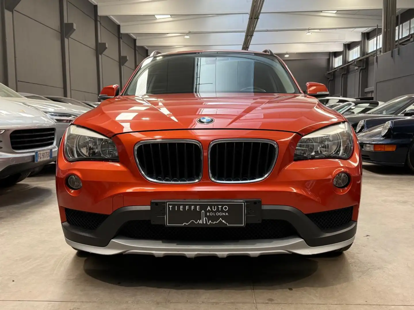 BMW X1 sDrive16d Arancione - 2