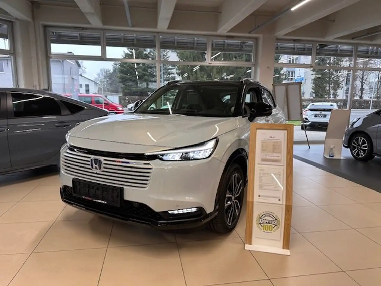 Honda HR-V HR-V 1,5 i-MMD Hybrid Advance Style Aut. Weiß - 1