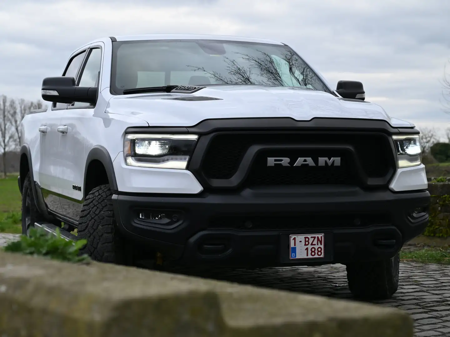 RAM 1500 White - 2