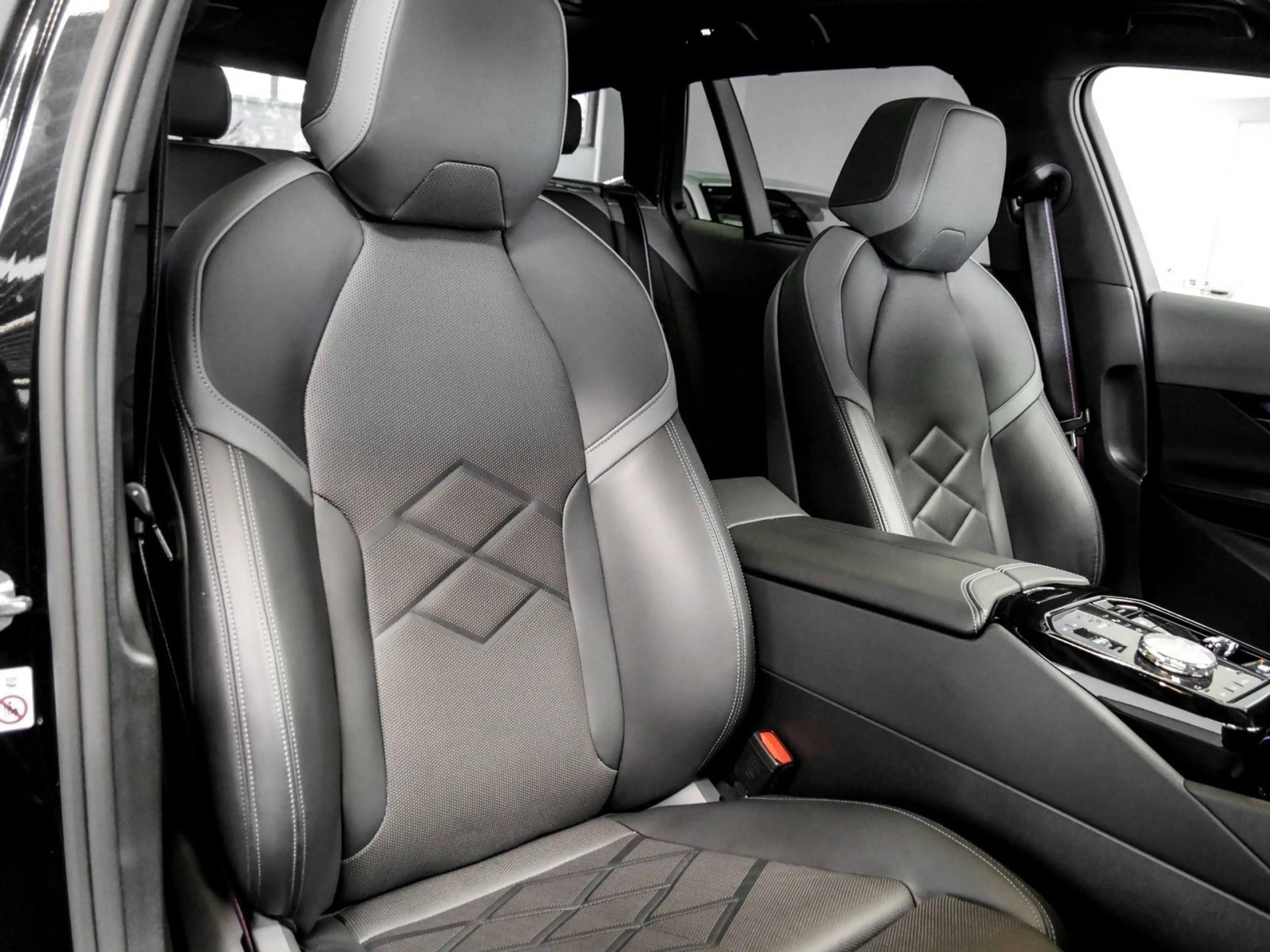BMW i5 eDrive40 Touring+M Sport Pro+LC Prof.+Head-Up+AHK+ — photo 9