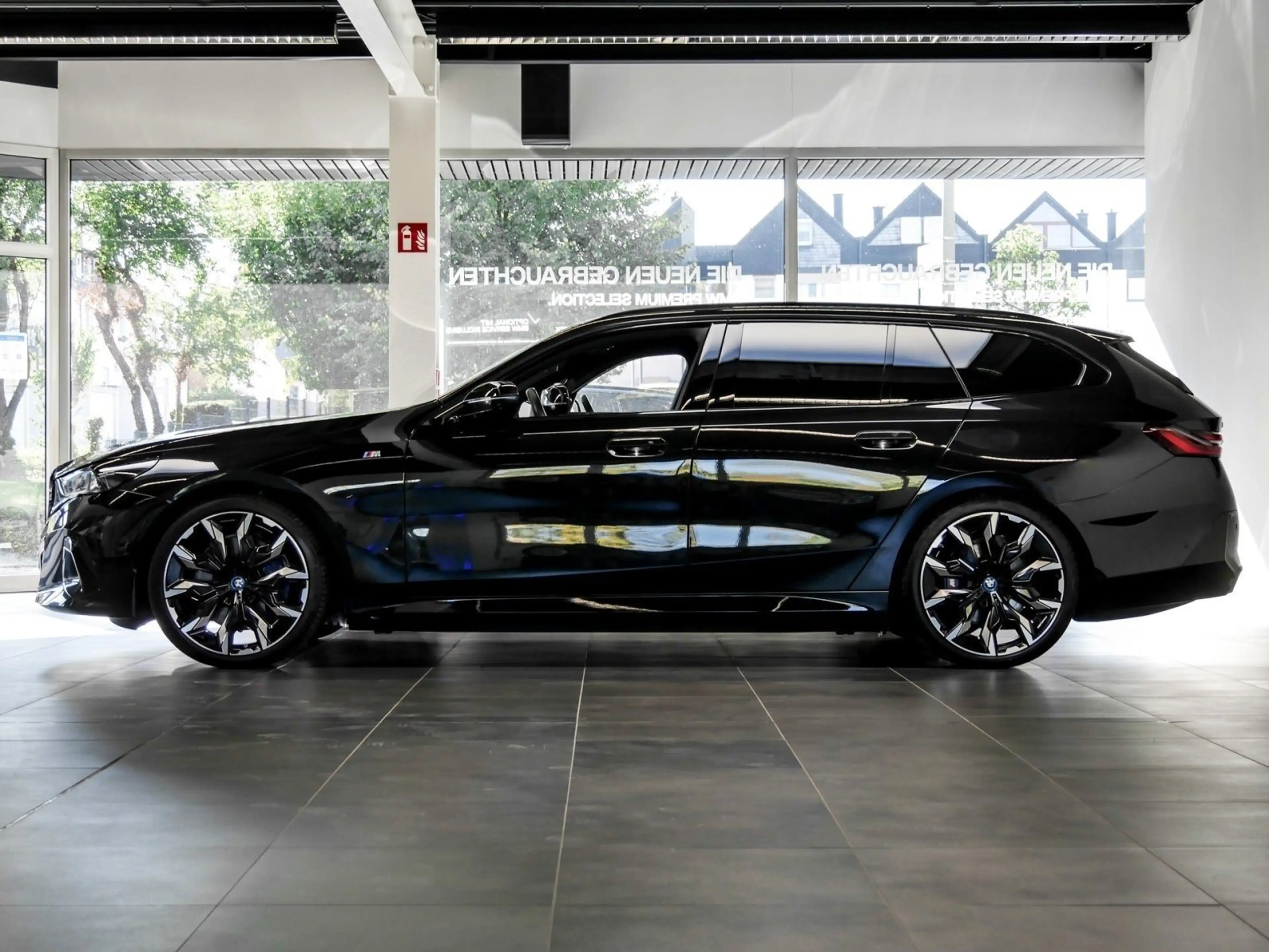 BMW i5 eDrive40 Touring+M Sport Pro+LC Prof.+Head-Up+AHK+ — photo 5